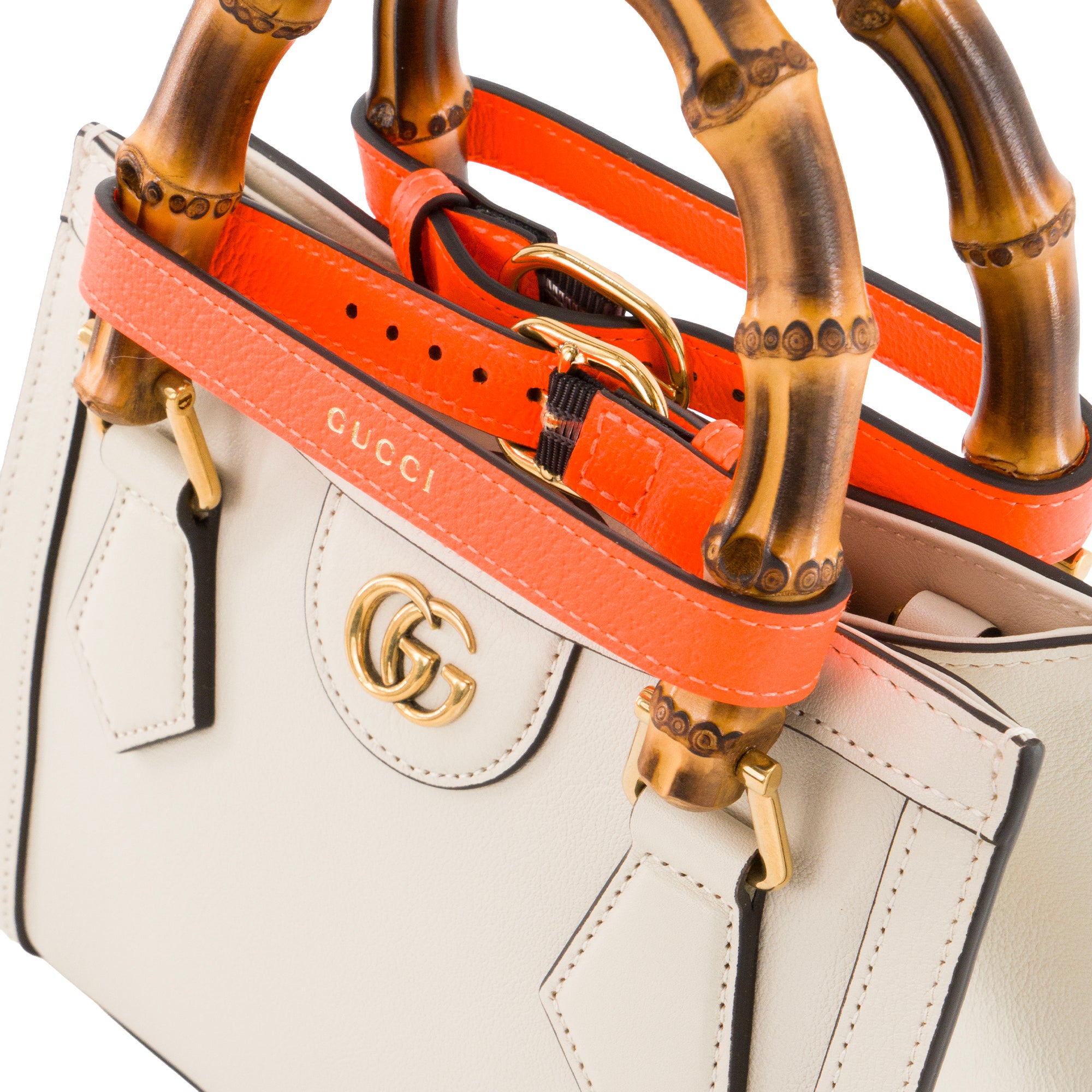 GUCCI - Sac à bandoulière Diana small Gucci en cuir lisse gris