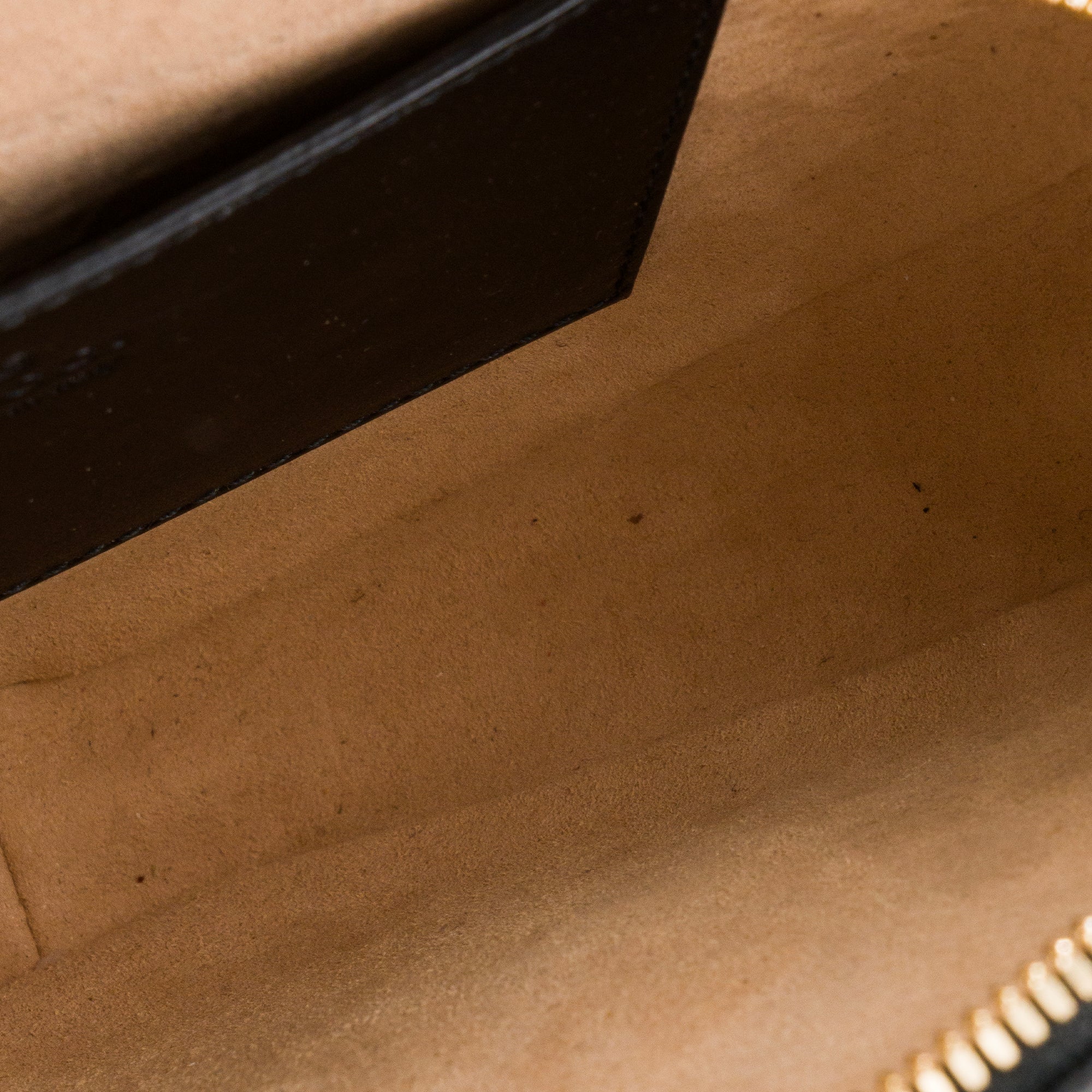 GUCCI - Sac à bandoulière GG Interlocking Heart Gucci en cuir lisse noir