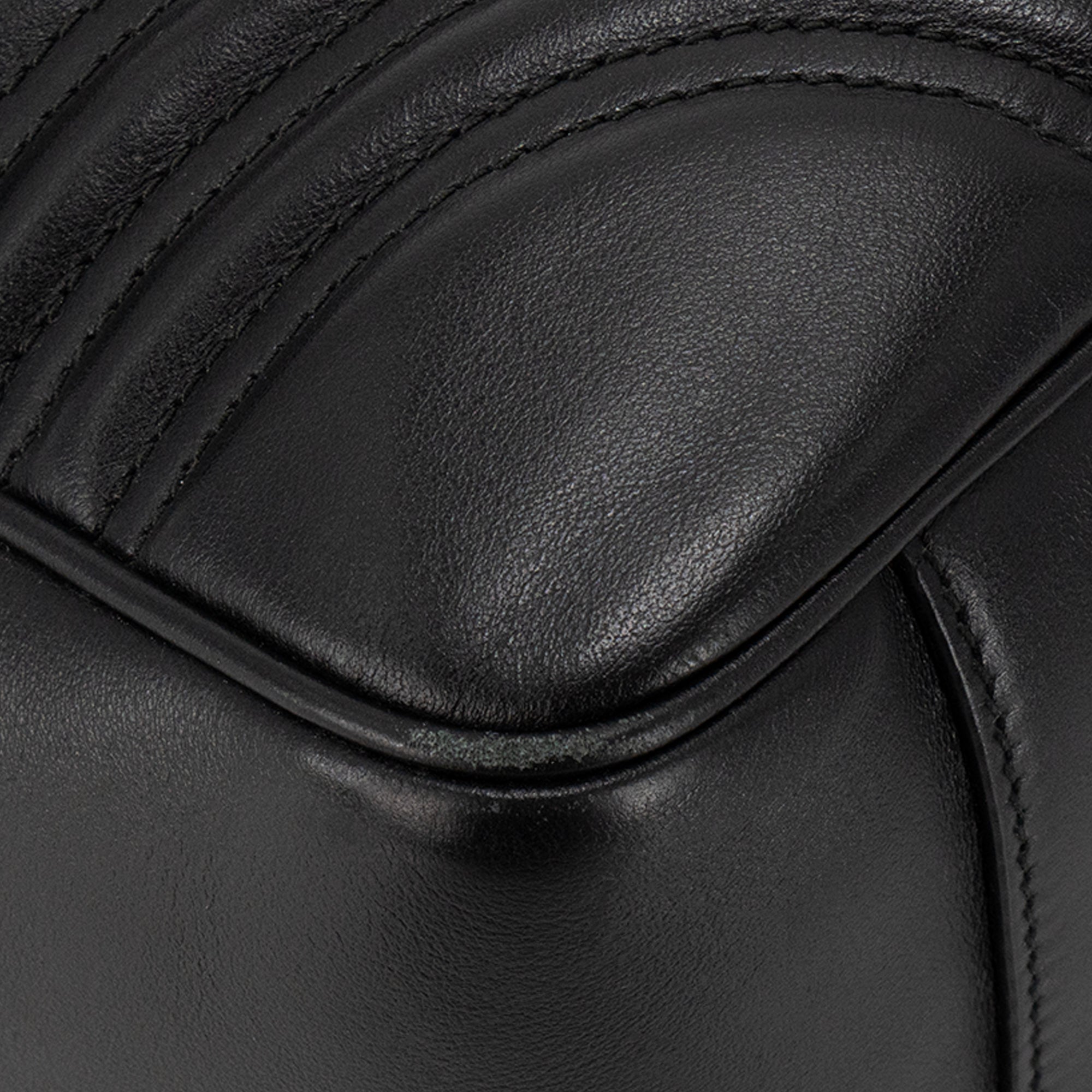 GUCCI - Sac à bandoulière GG Marmont GM Gucci en cuir lisse noir