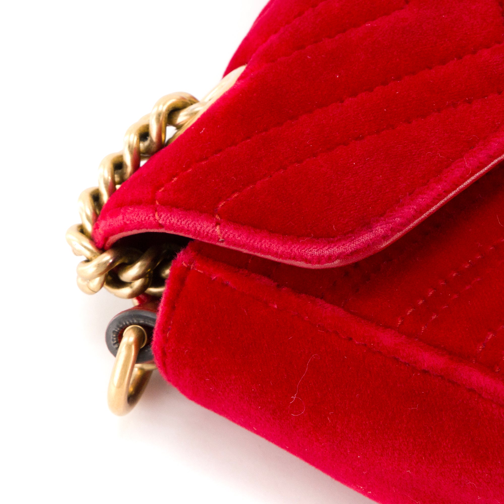 GUCCI - Sac à bandoulière GG Marmont Medium Gucci en velours rouge