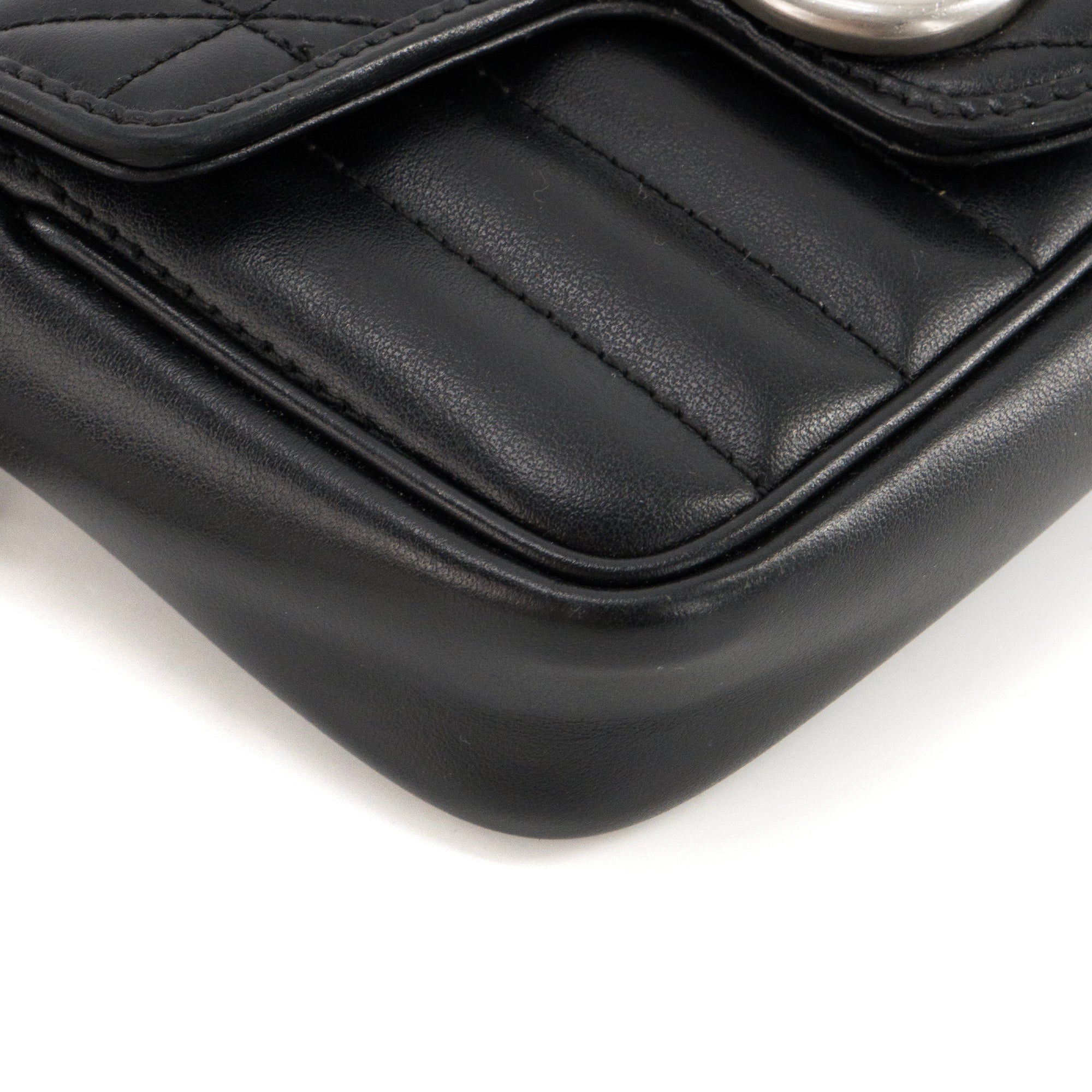 GUCCI - Sac à bandoulière GG Marmont Mini Gucci en cuir lisse noir