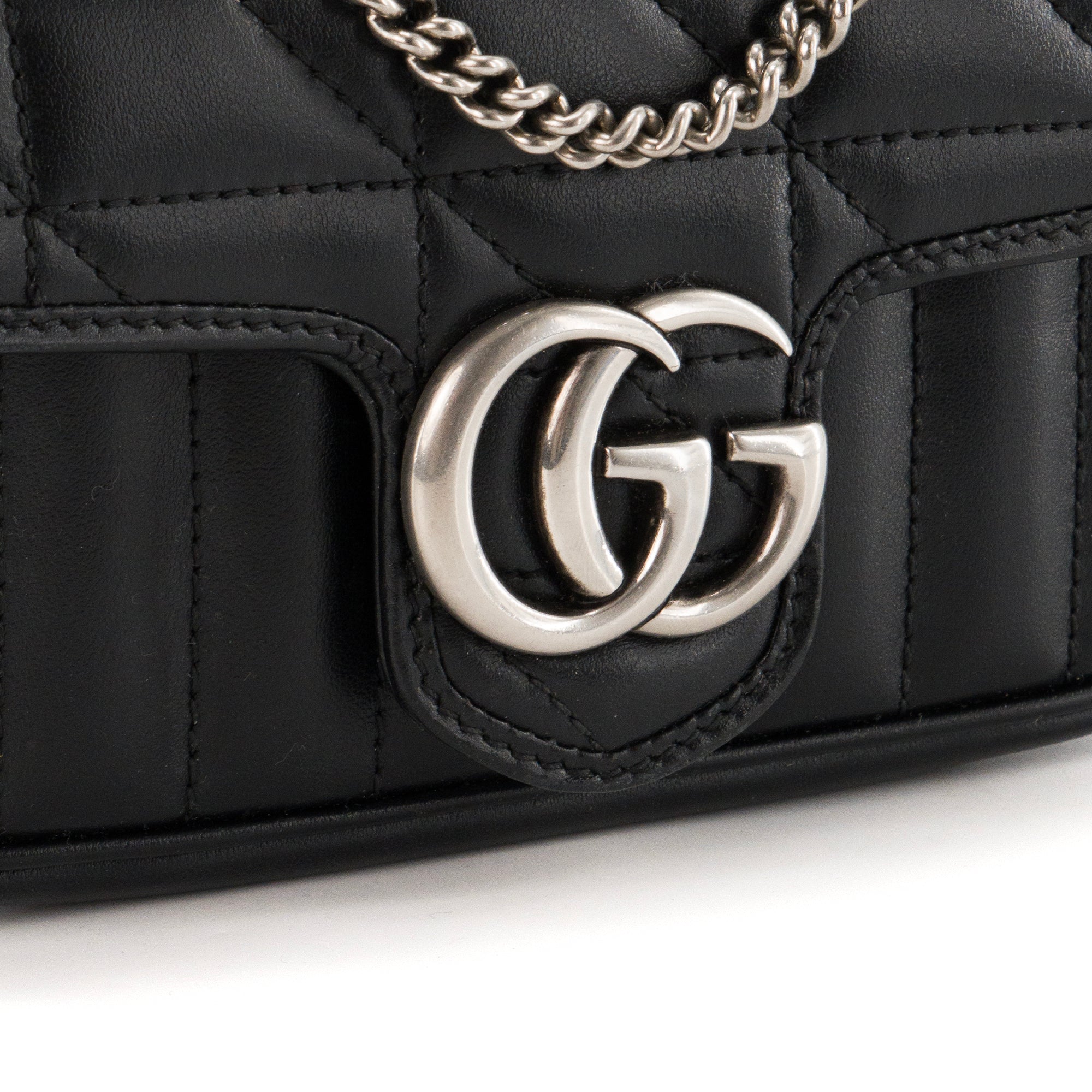 GUCCI - Sac à bandoulière GG Marmont Mini Gucci en cuir lisse noir