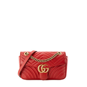 GUCCI - Sac à bandoulière GG Marmont Small Gucci en cuir chevron rouge