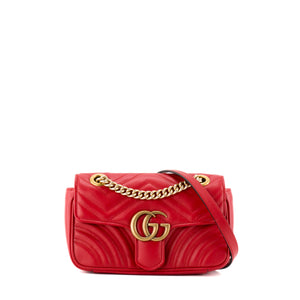 GUCCI - Sac à bandoulière GG Marmont small Gucci en cuir lisse rouge