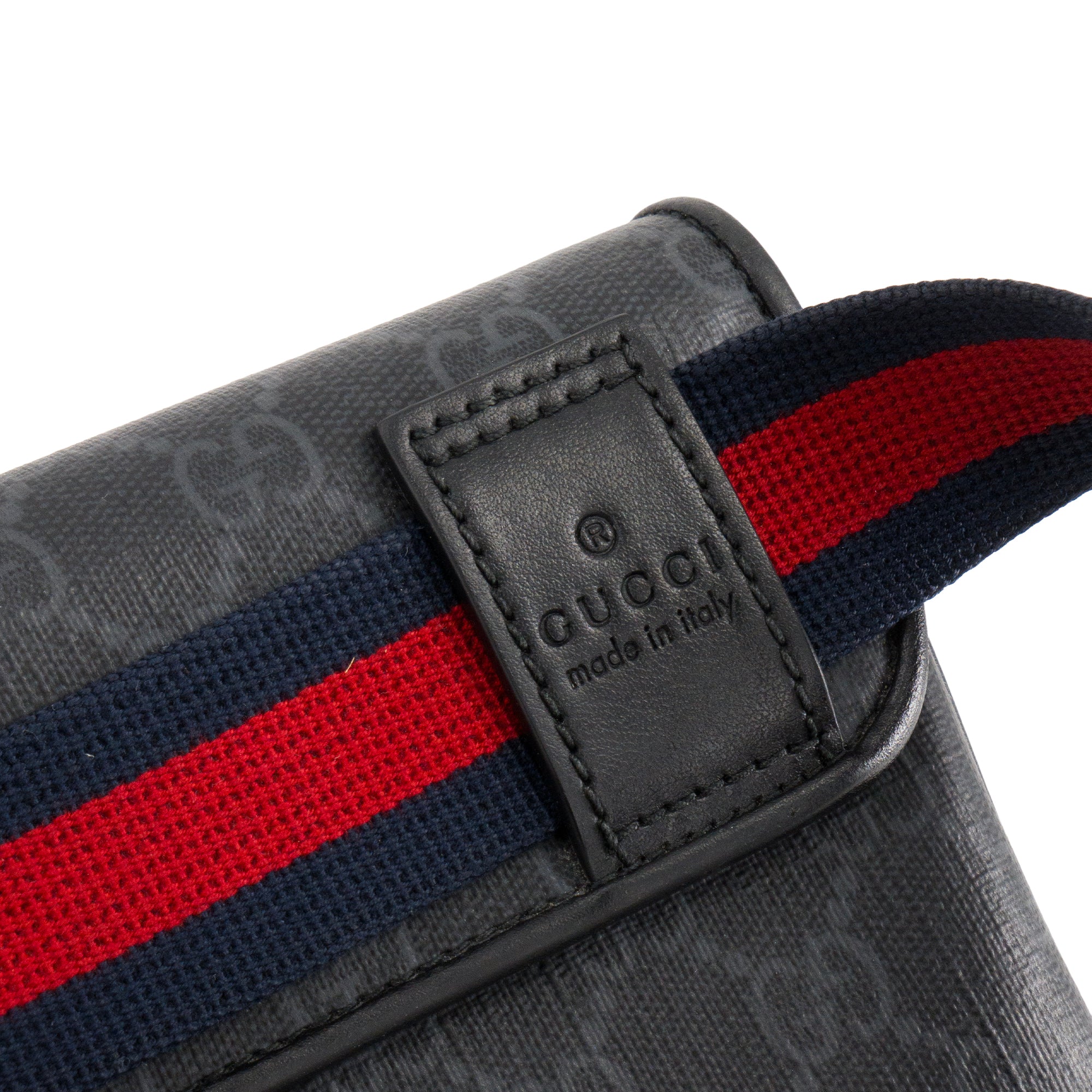 GUCCI - Sac à bandoulière GG petit format Gucci en toile enduite monogrammée noire