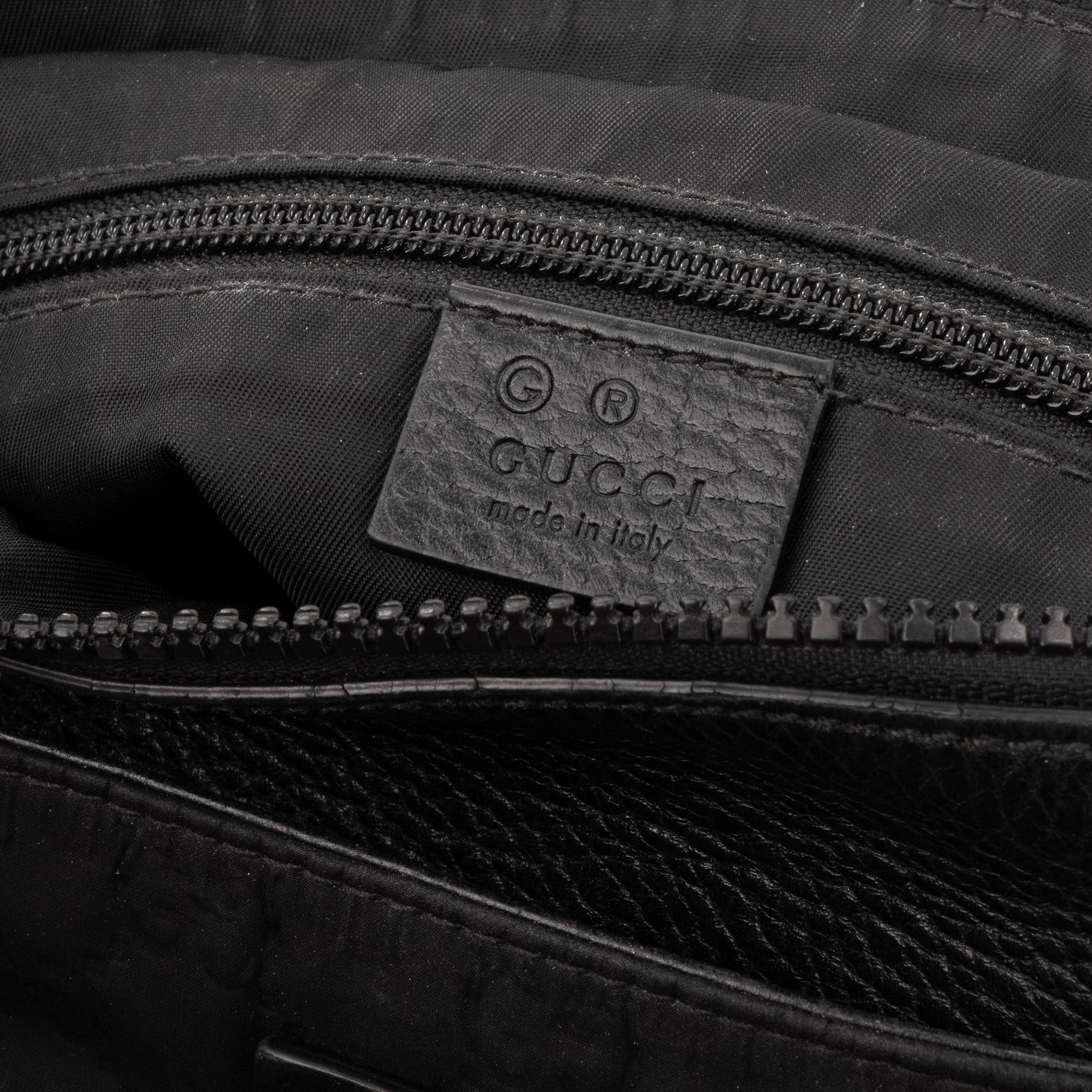 GUCCI - Sac à bandoulière Gucci en nylon monogrammé