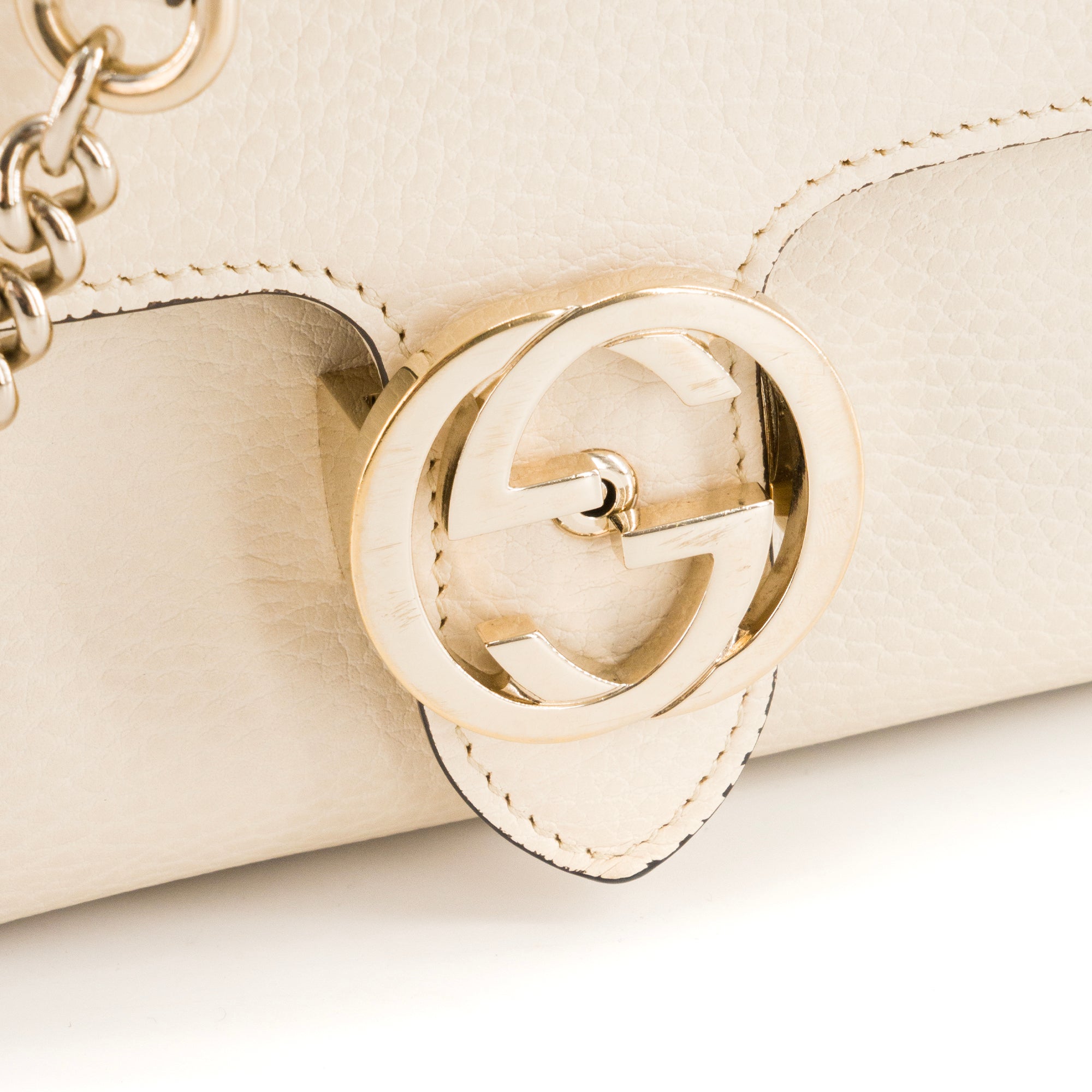 GUCCI - Sac à bandoulière Interlocking Gucci en cuir grainé beige
