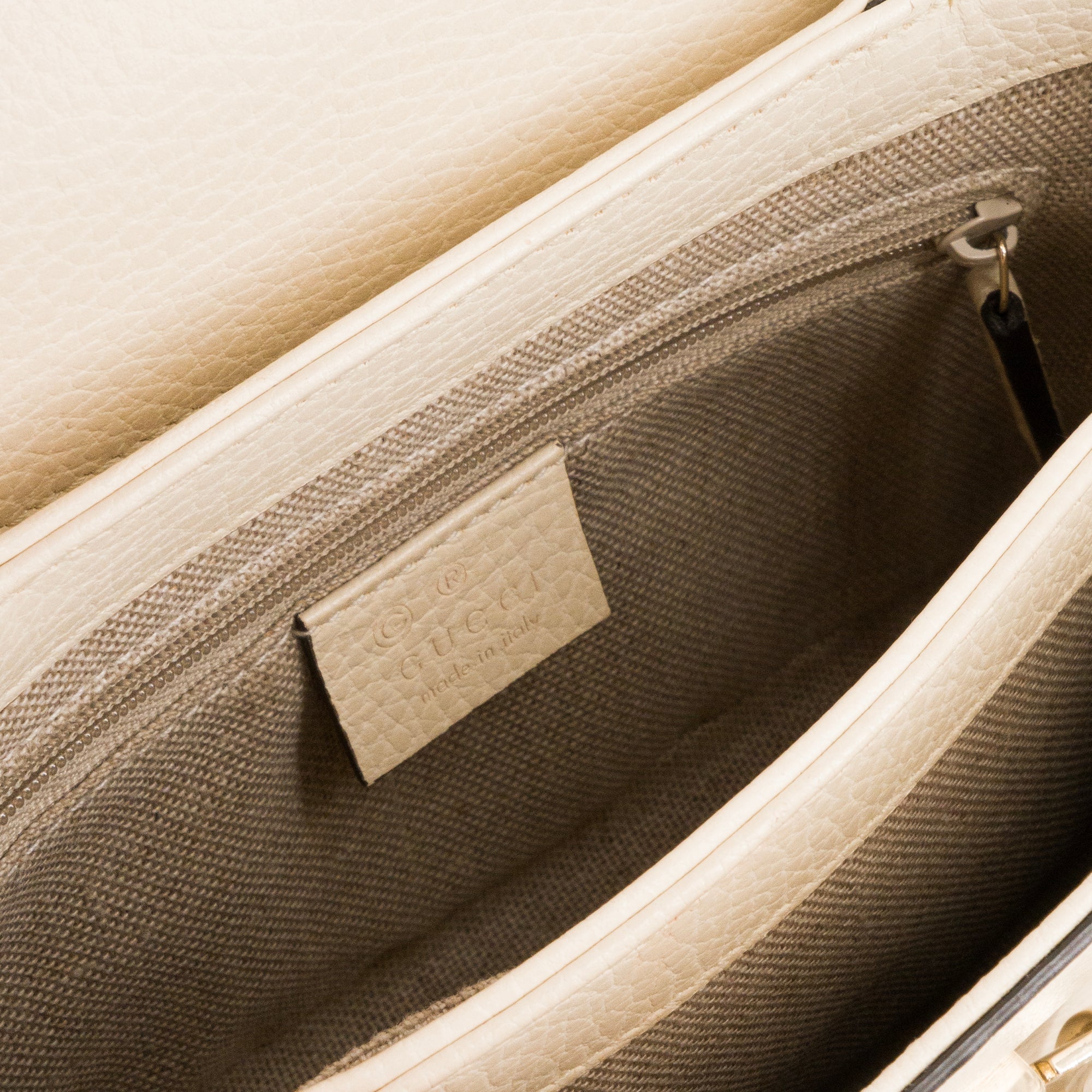 GUCCI - Sac à bandoulière Interlocking Gucci en cuir grainé beige