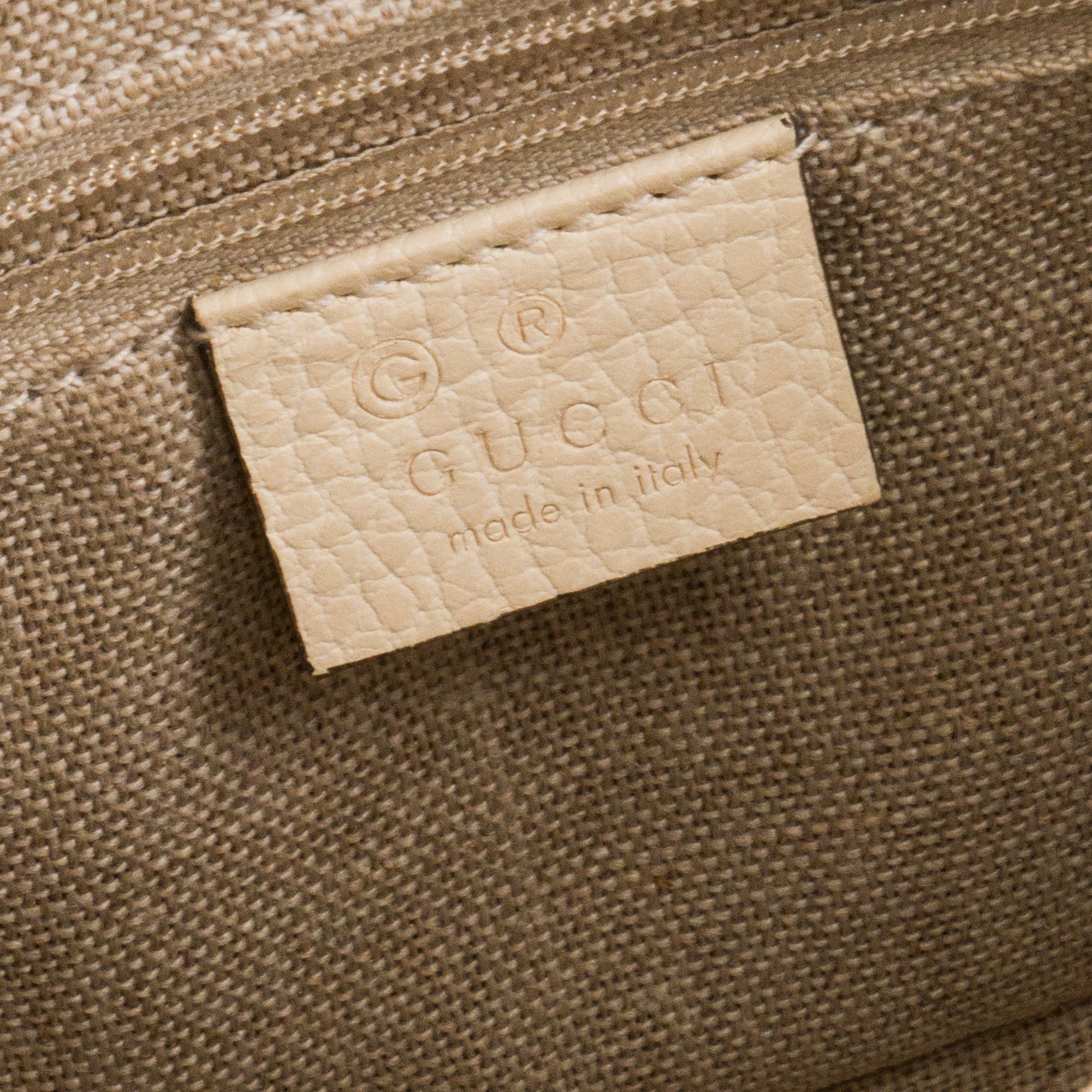 GUCCI - Sac à bandoulière Interlocking Gucci en cuir grainé beige
