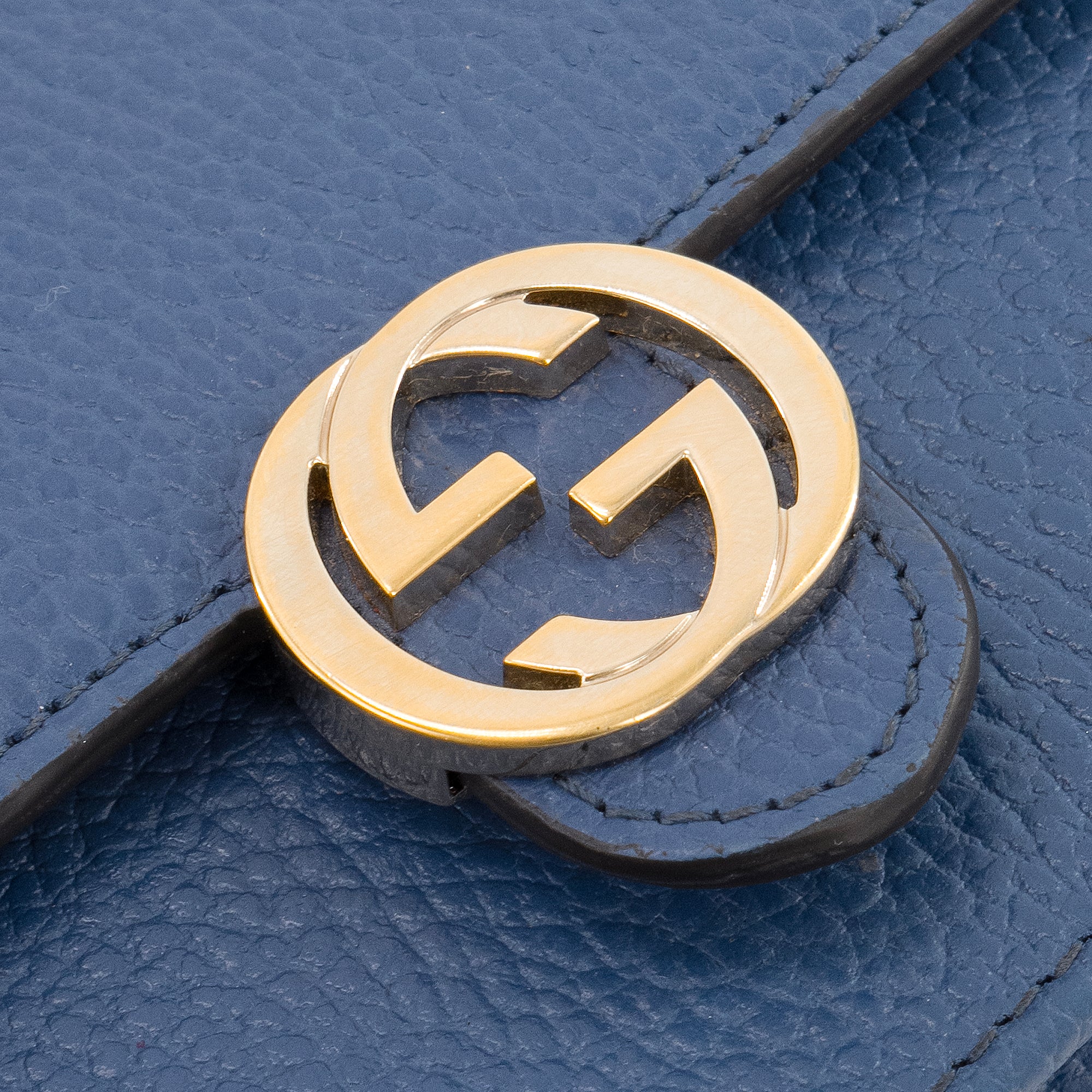 GUCCI - Sac à bandoulière Interlocking Gucci en cuir grainé bleu