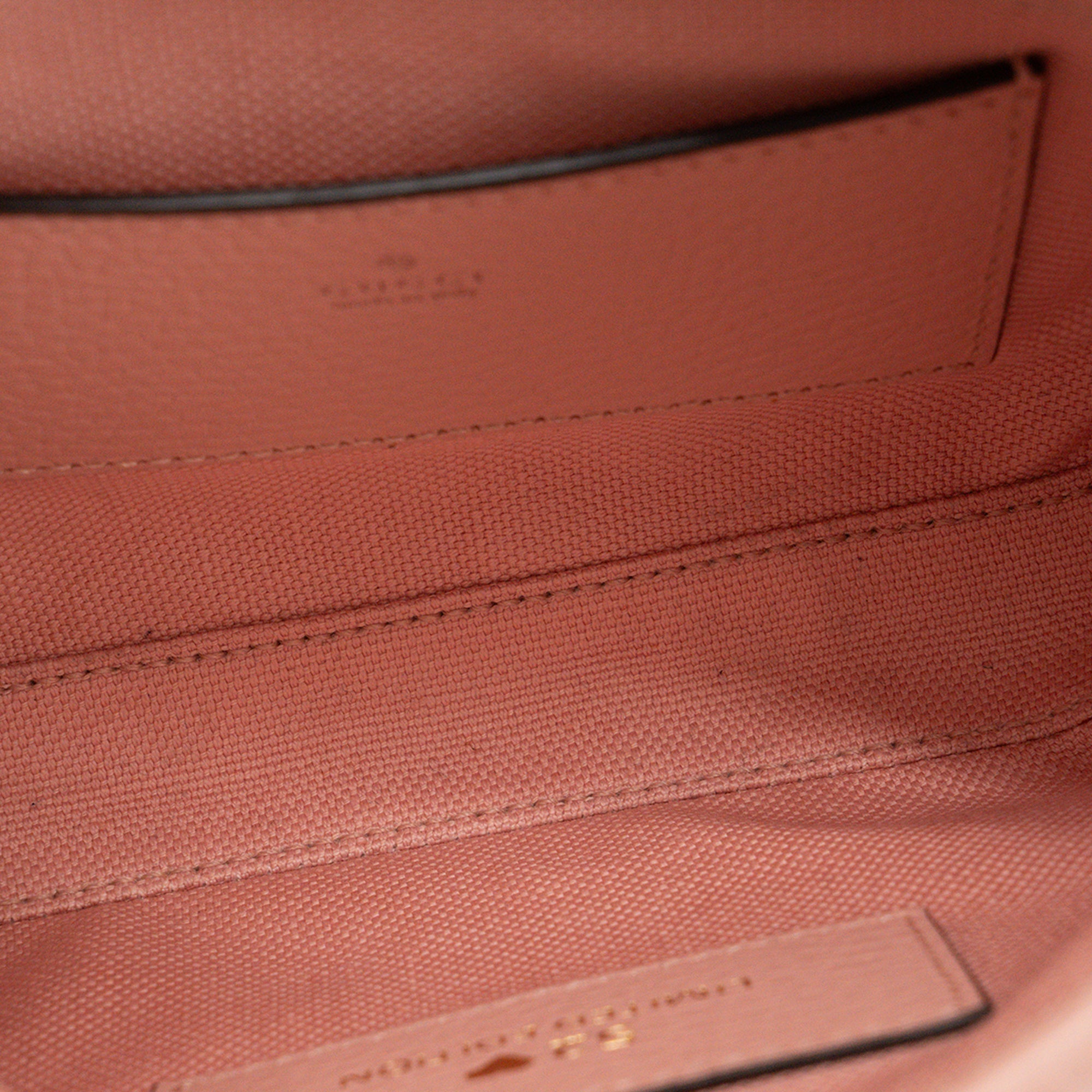 GUCCI - Sac à bandoulière Jackie 1961 Love Parade Gucci en denim monogrammé et cuir grainé rose édition limitée