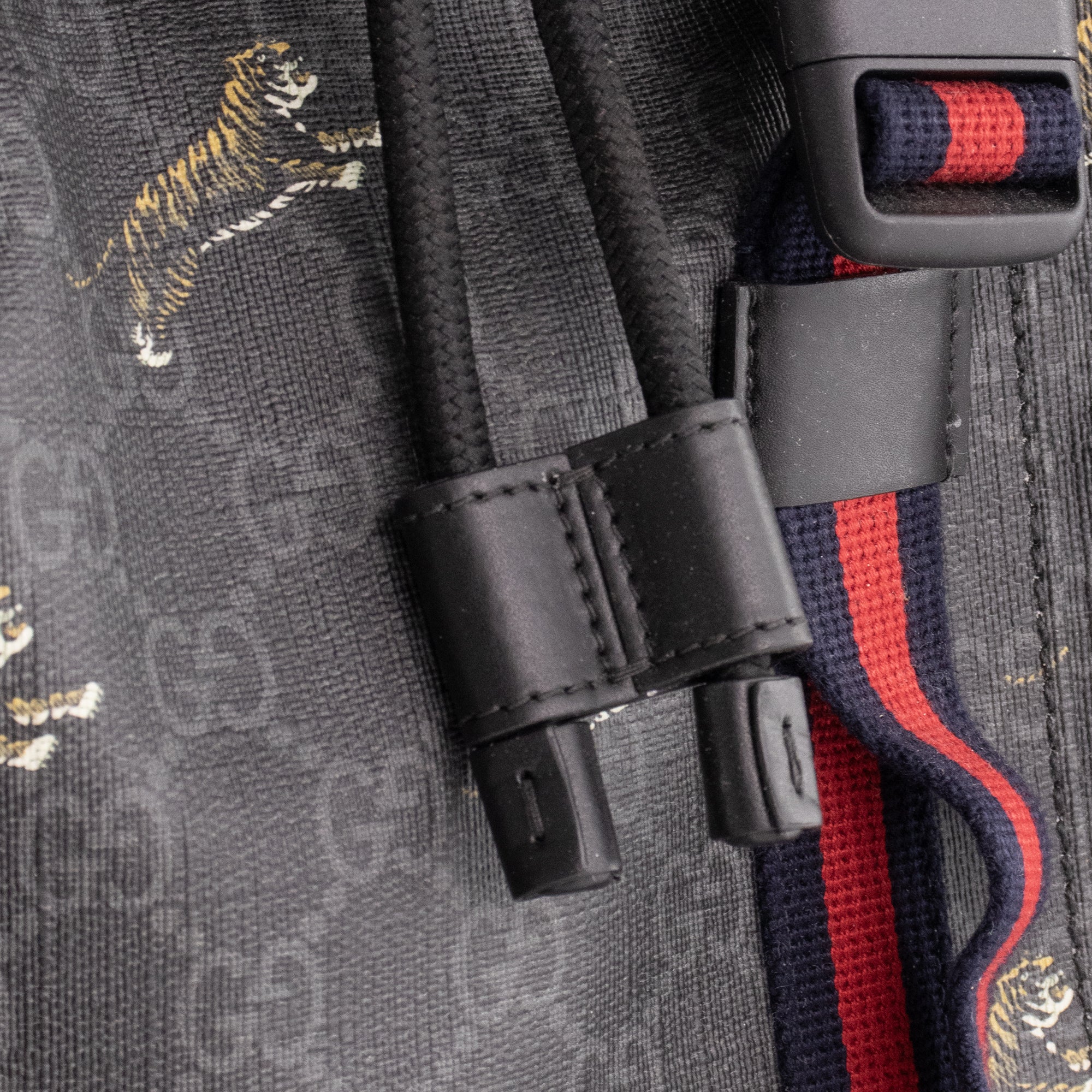 GUCCI - Sac à dos Suprême GG Gucci en toile enduite monogrammée tigre