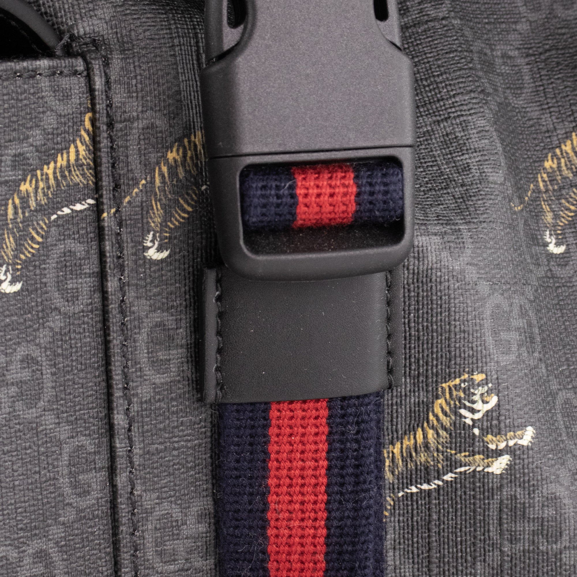 GUCCI - Sac à dos Suprême GG Gucci en toile enduite monogrammée tigre
