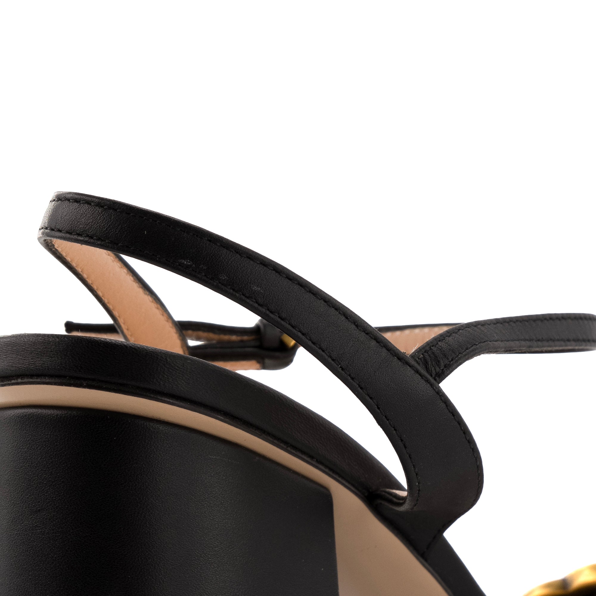 GUCCI - Sandales à talon GG Marmont Gucci en cuir noir (T38)