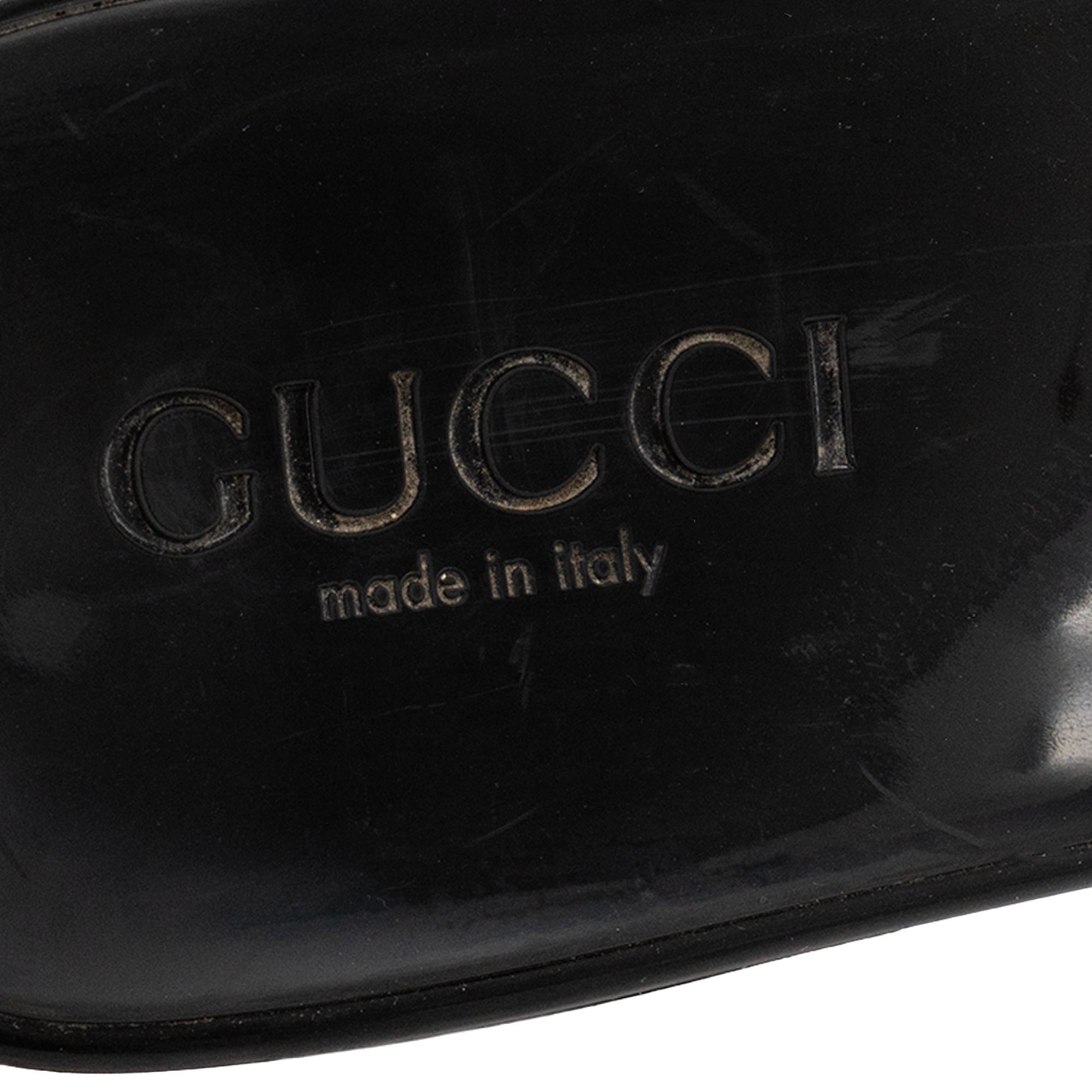 GUCCI - Sandales Rubber Gucci en caoutchouc noir (T37)
