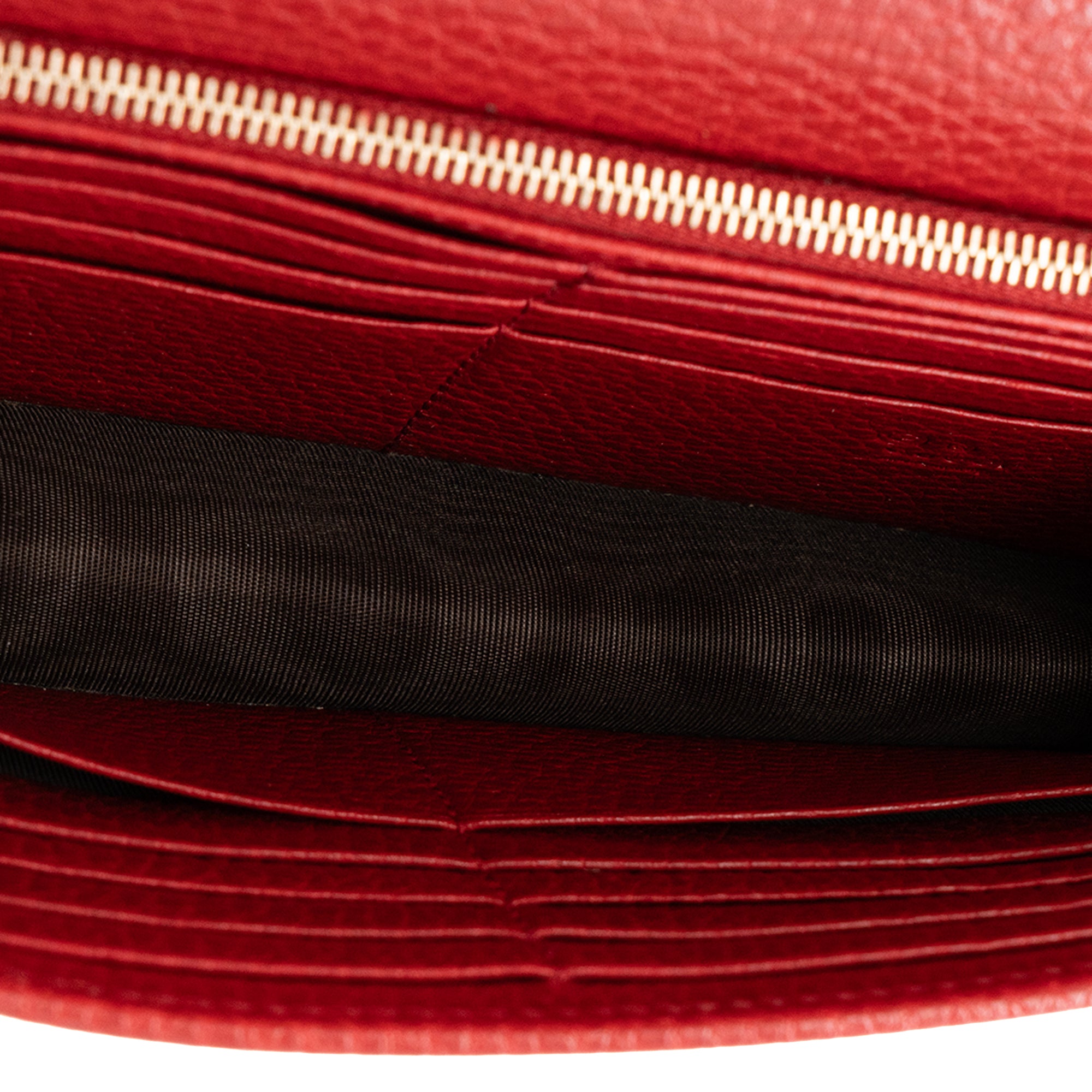 GUCCI - Sac à bandoulière Wallet on chain Interlocking GG Gucci en cuir grainé rouge