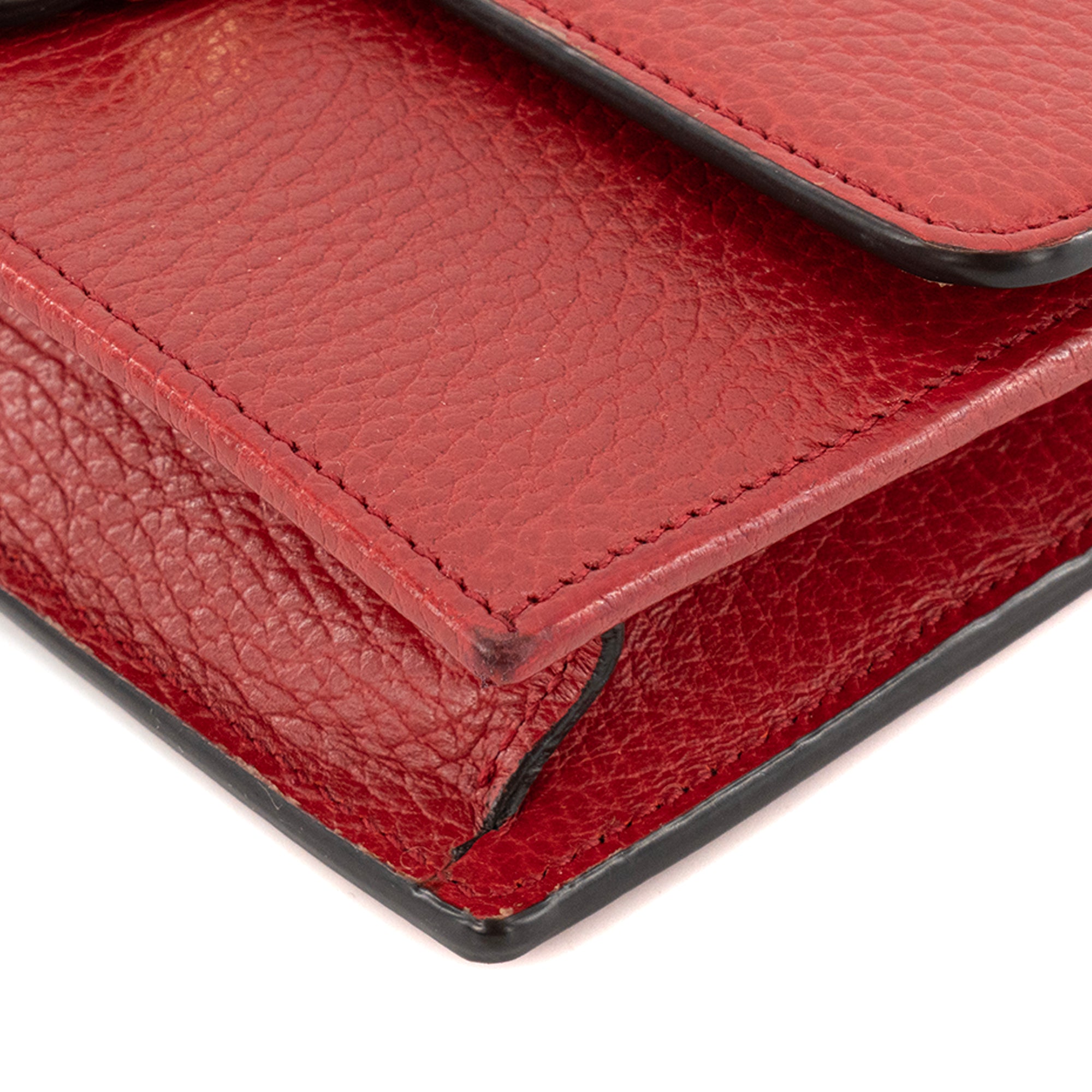 GUCCI - Sac à bandoulière Wallet on chain Interlocking GG Gucci en cuir grainé rouge
