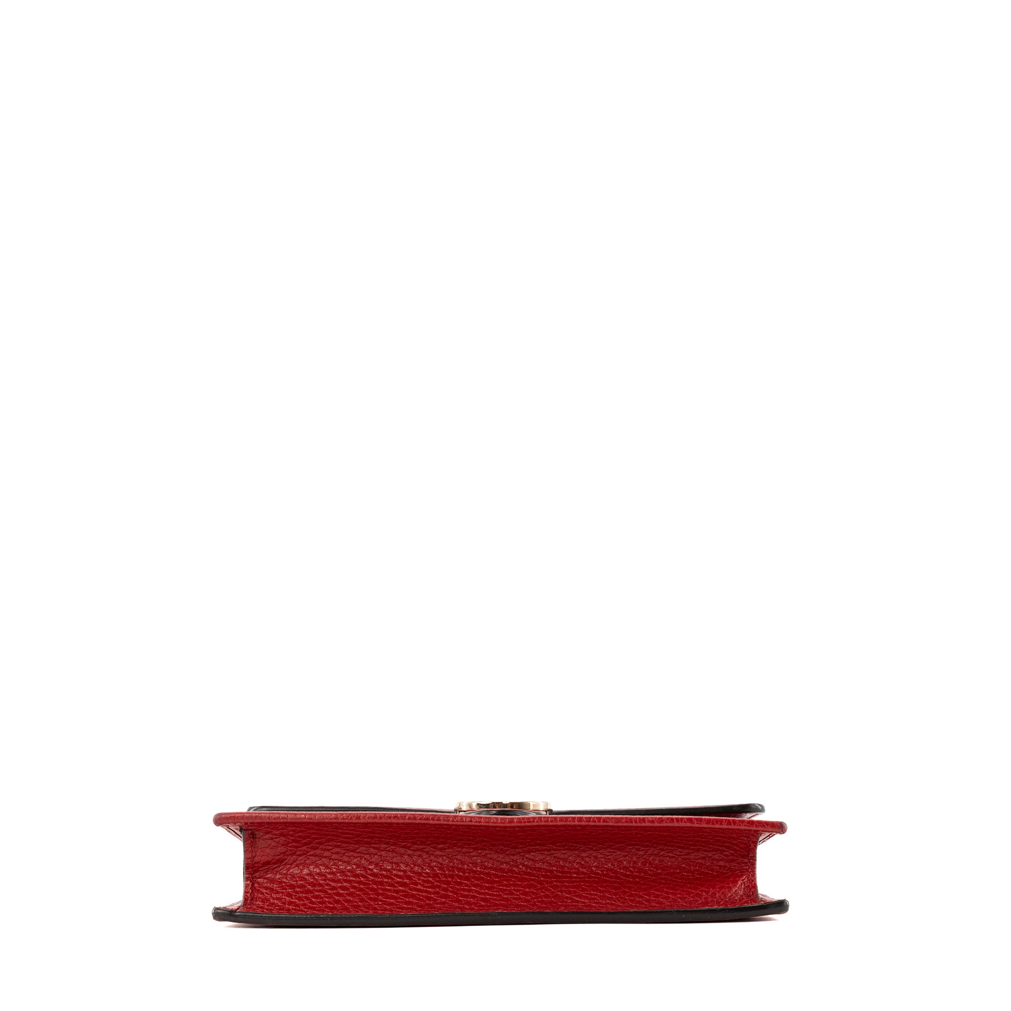 GUCCI - Sac à bandoulière Wallet on chain Interlocking GG Gucci en cuir grainé rouge