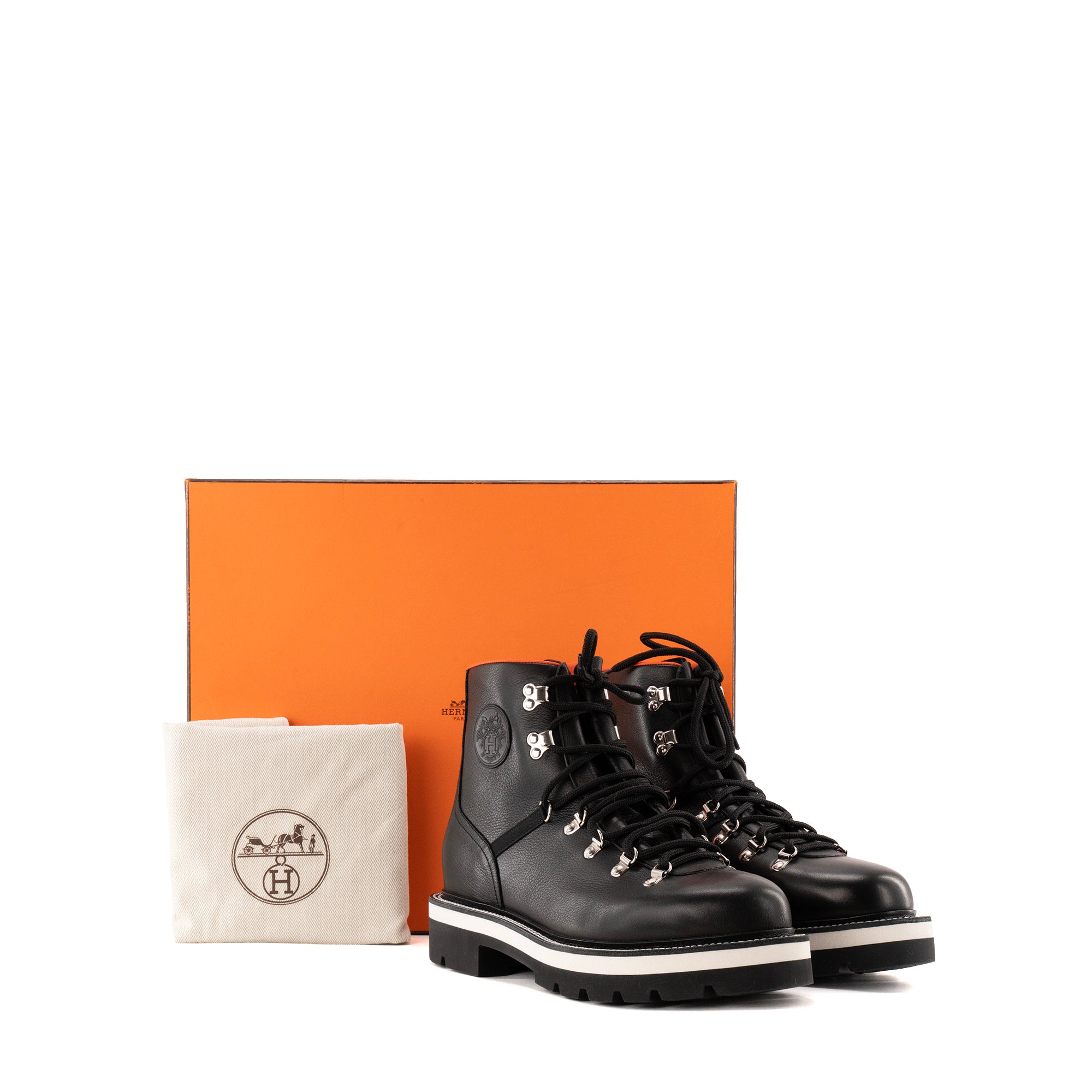 HERMÈS - Bottines Neige Hermès en cuir lisse noir (T43)