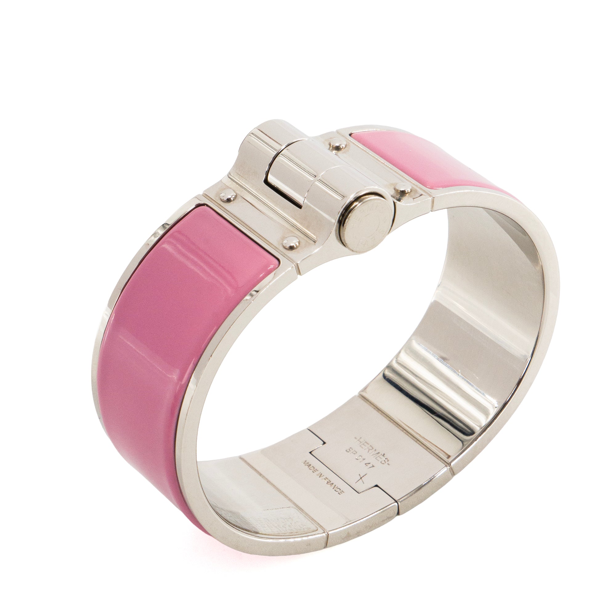 HERMÈS - Bracelet Charnière Large GM Hermès en métal argent et émail rose flamingo