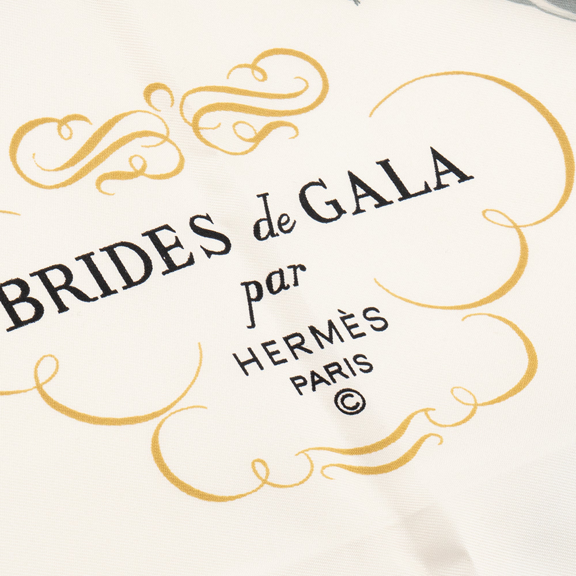 HERMÈS - Carré 90 Brides de Gala Hermès en soie multicolore