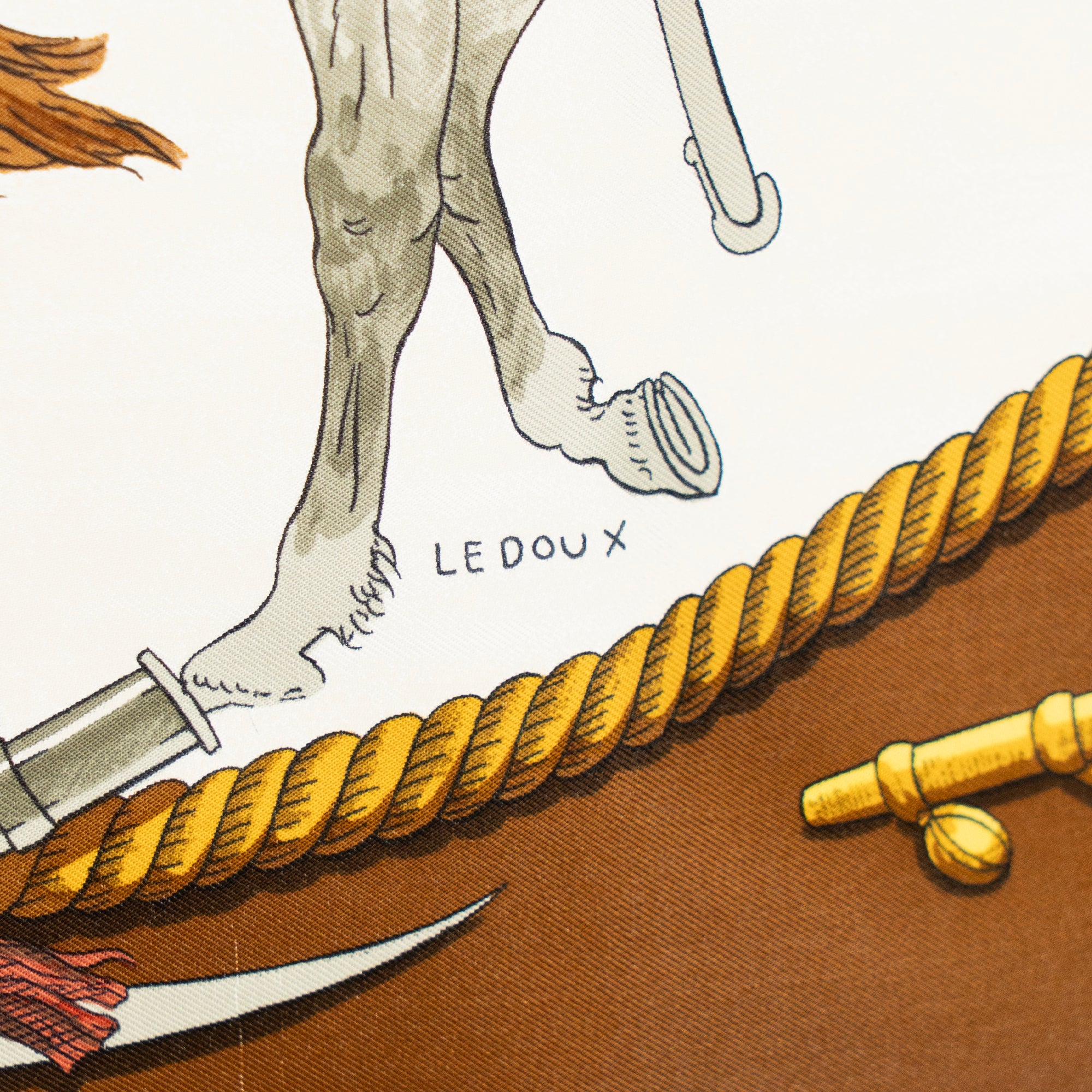 HERMÈS - Carré 90 Marine et Cavalerie Hermès en soie multicolore