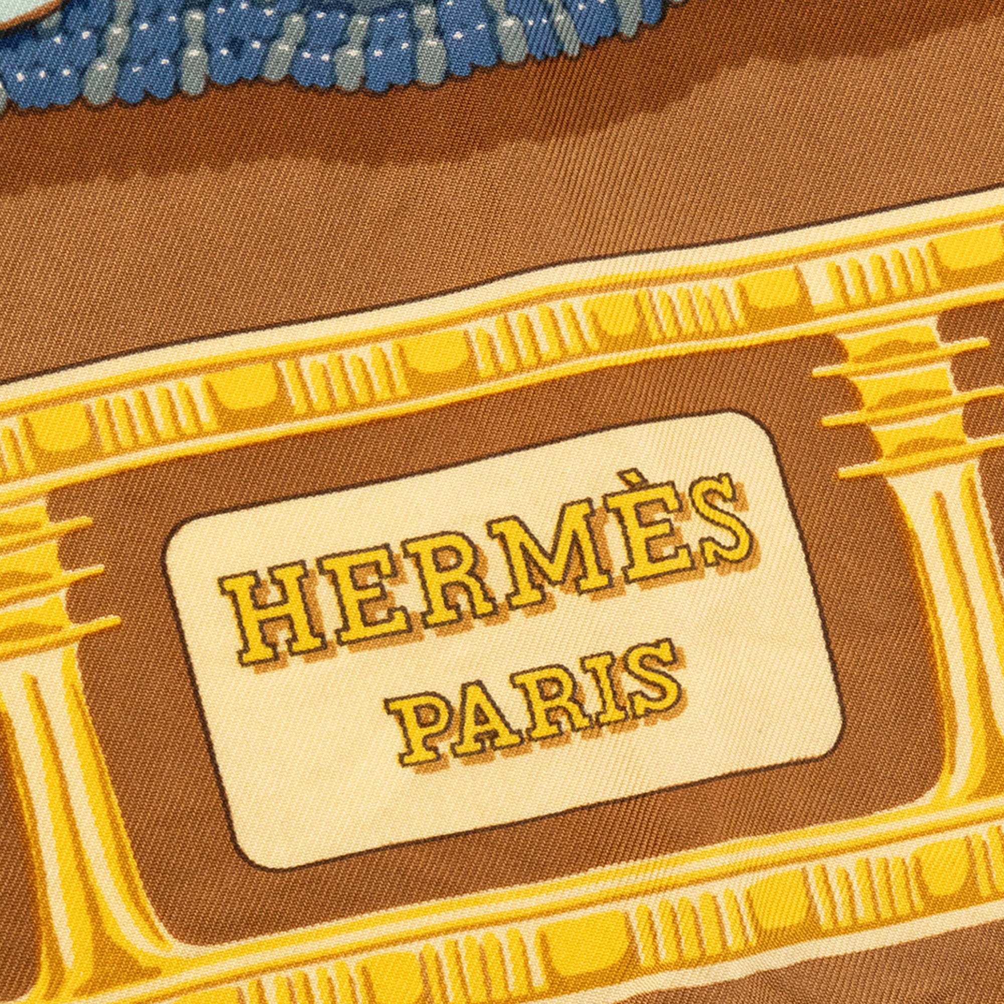 HERMÈS - Carré 90 Tutankhamun Hermès en soie multicolore