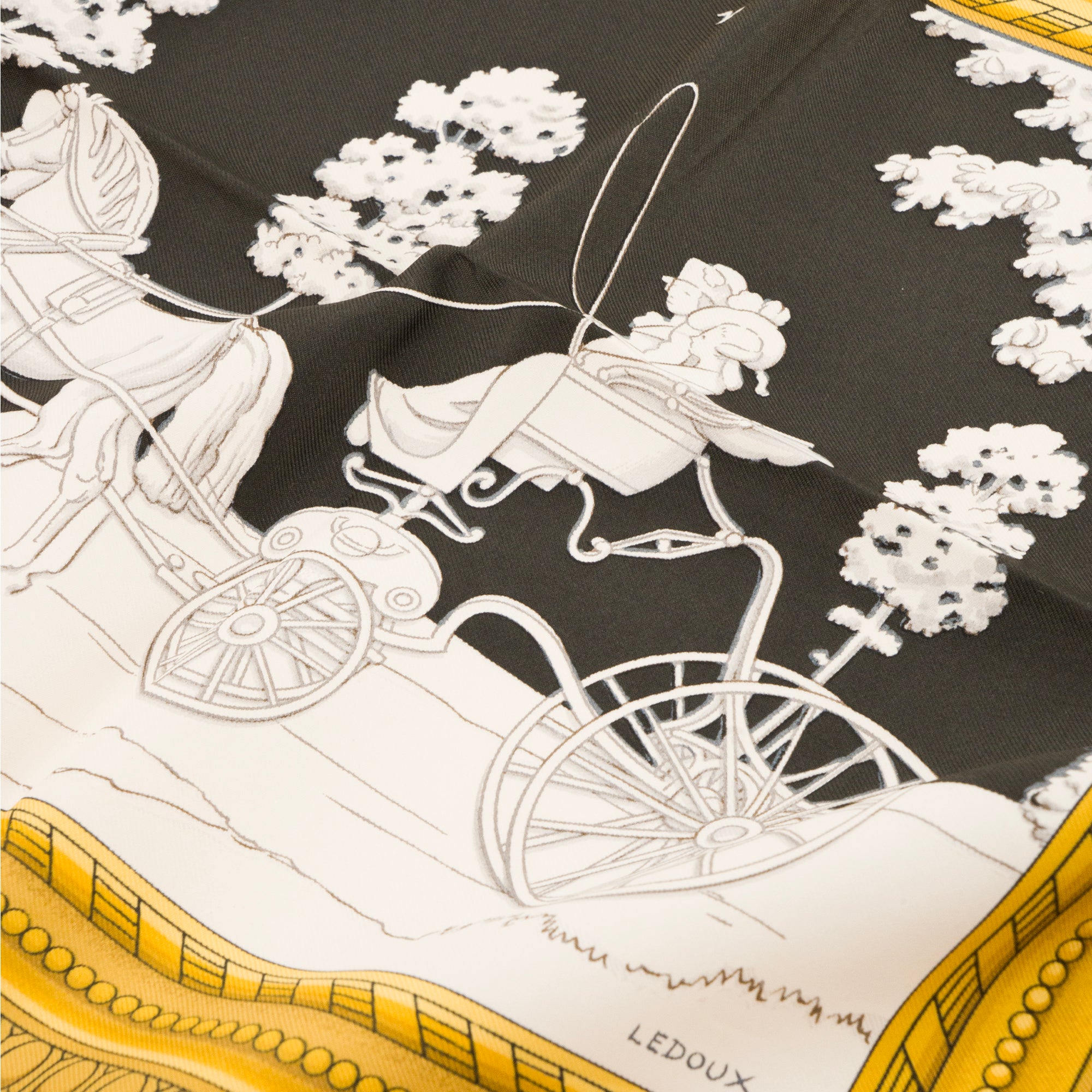 HERMÈS - Carré 90 Wedgwood Hermès en soie multicolore