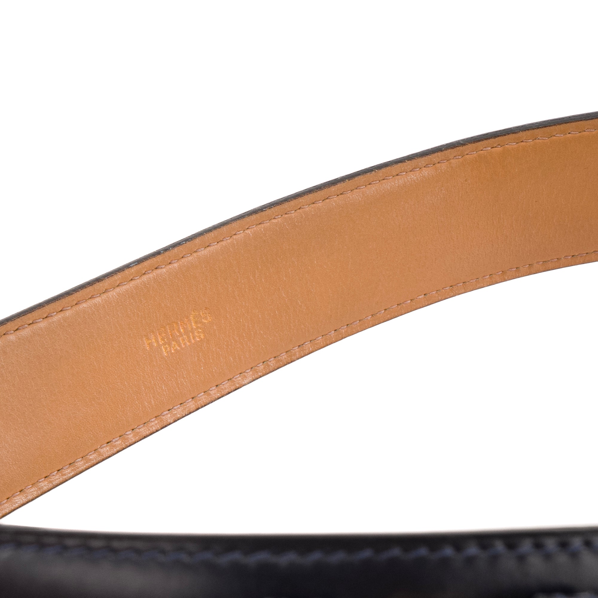 HERMÈS - Ceinture Marine Étriers Hermès en cuir bleu marine (T70)