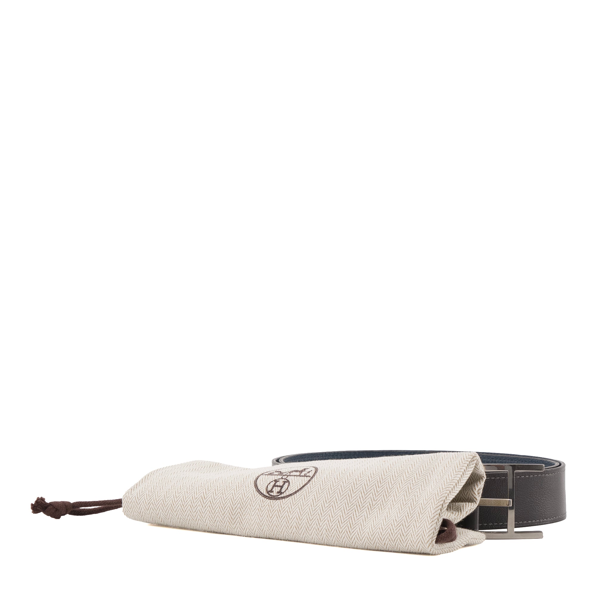 HERMÈS - Ceinture réversible Quentin Hermès en cuir noir ( T95)