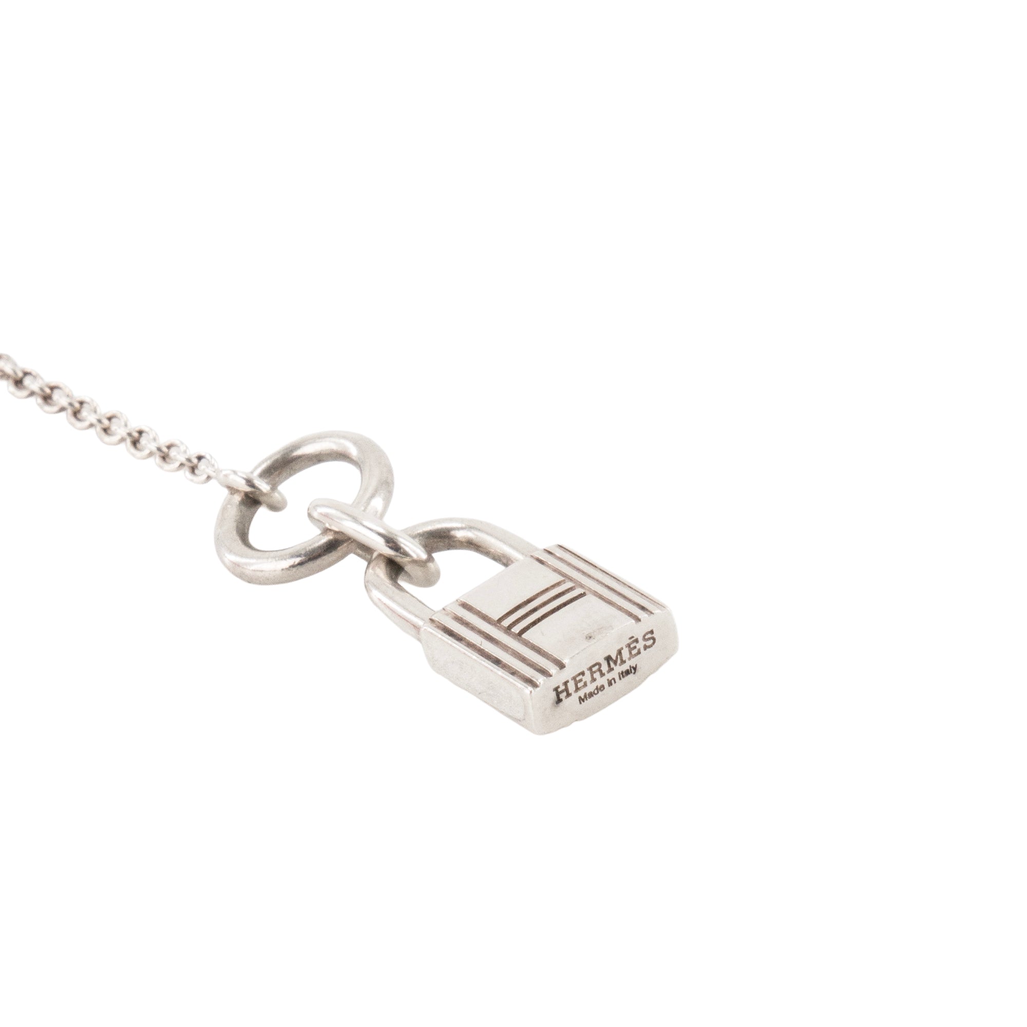 HERMÈS - Collier Pendentif Kelly Cadenas Hermès en argent