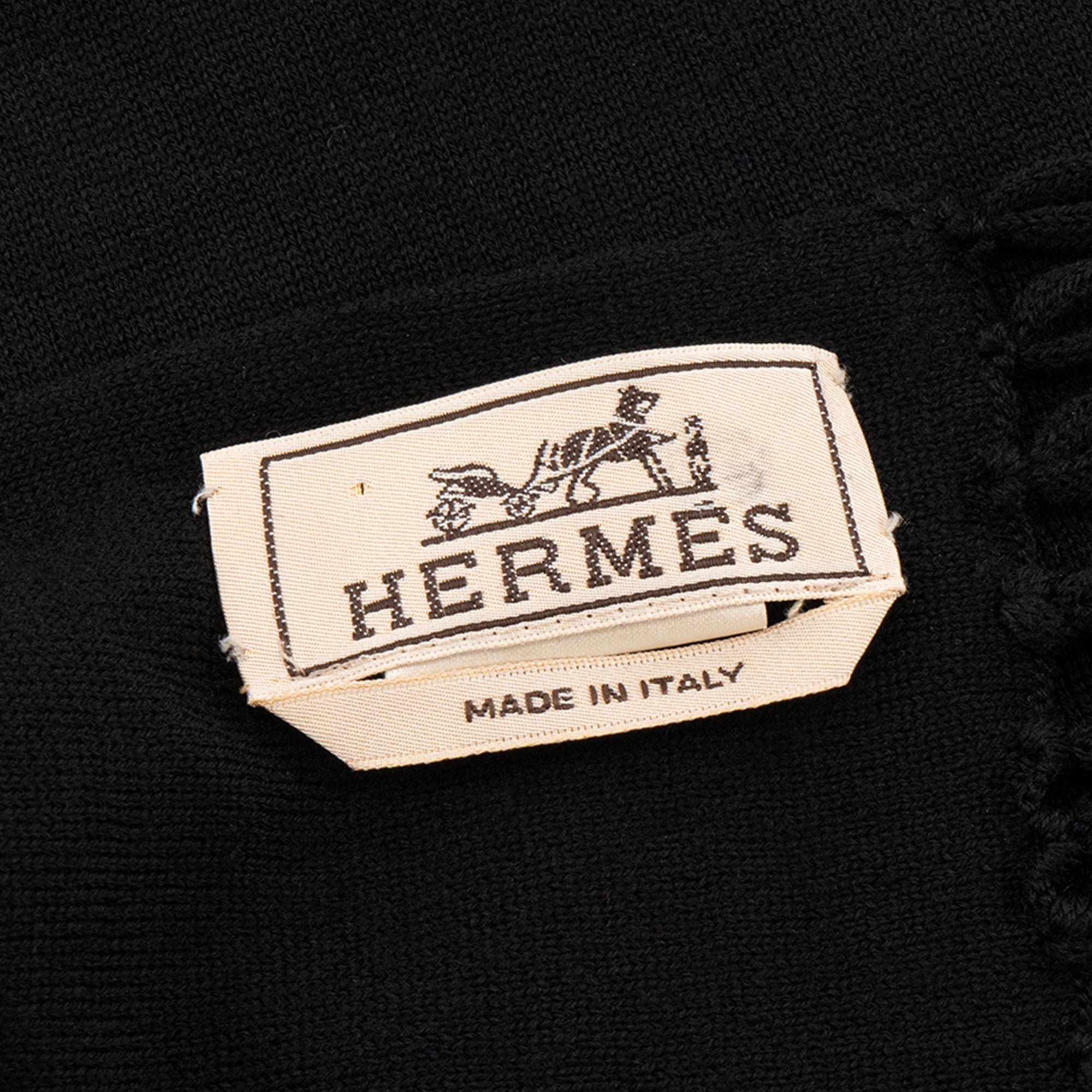 HERMÈS - Écharpe Hermès en laine vierge noire
