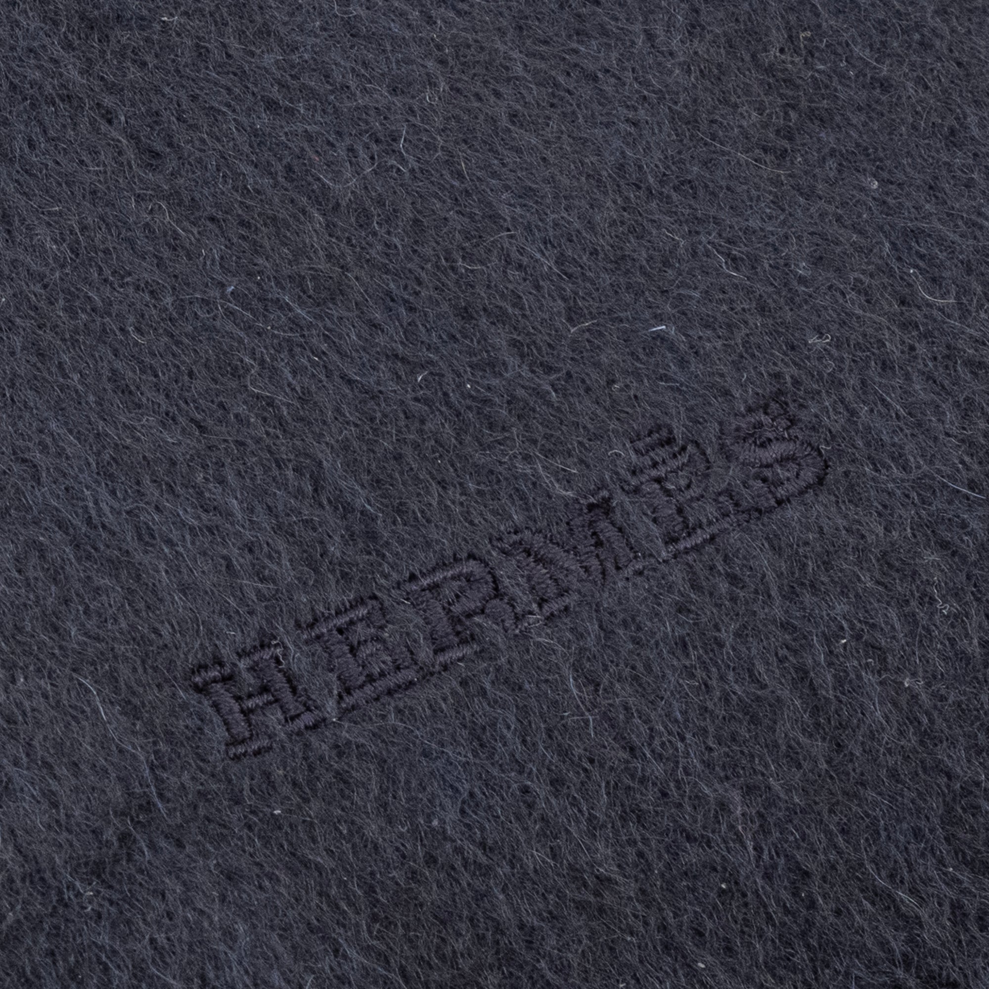 HERMÈS - Echarpe Tigre Royal Hermès en cachemire bleu marine