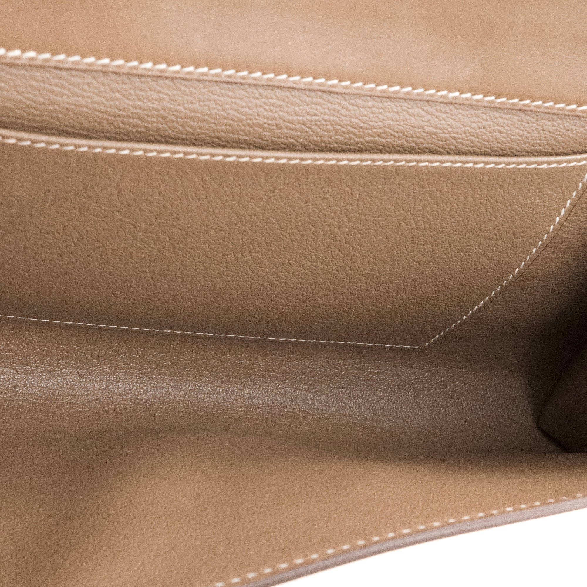 HERMÈS - Pochette Médor Hermès en cuir tadelakt étoupe