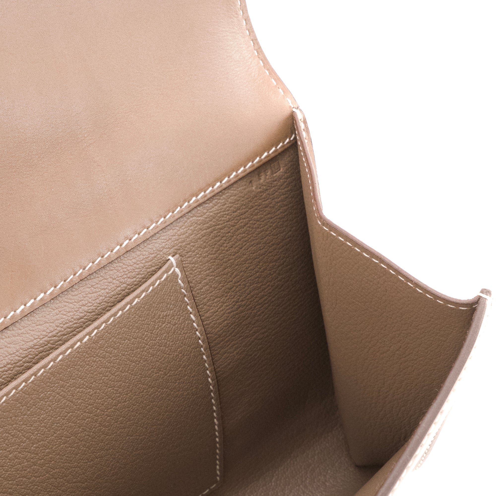 HERMÈS - Pochette Médor Hermès en cuir tadelakt étoupe