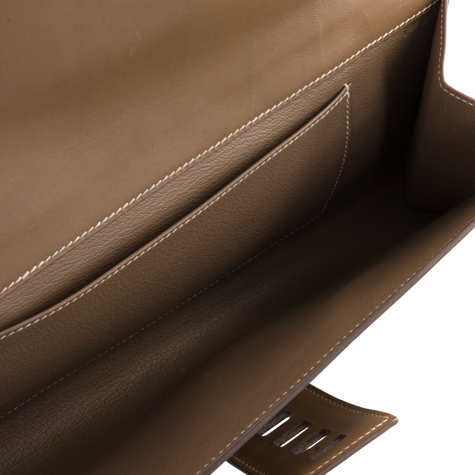 HERMÈS - Pochette Médor Hermès en cuir tadelakt étoupe