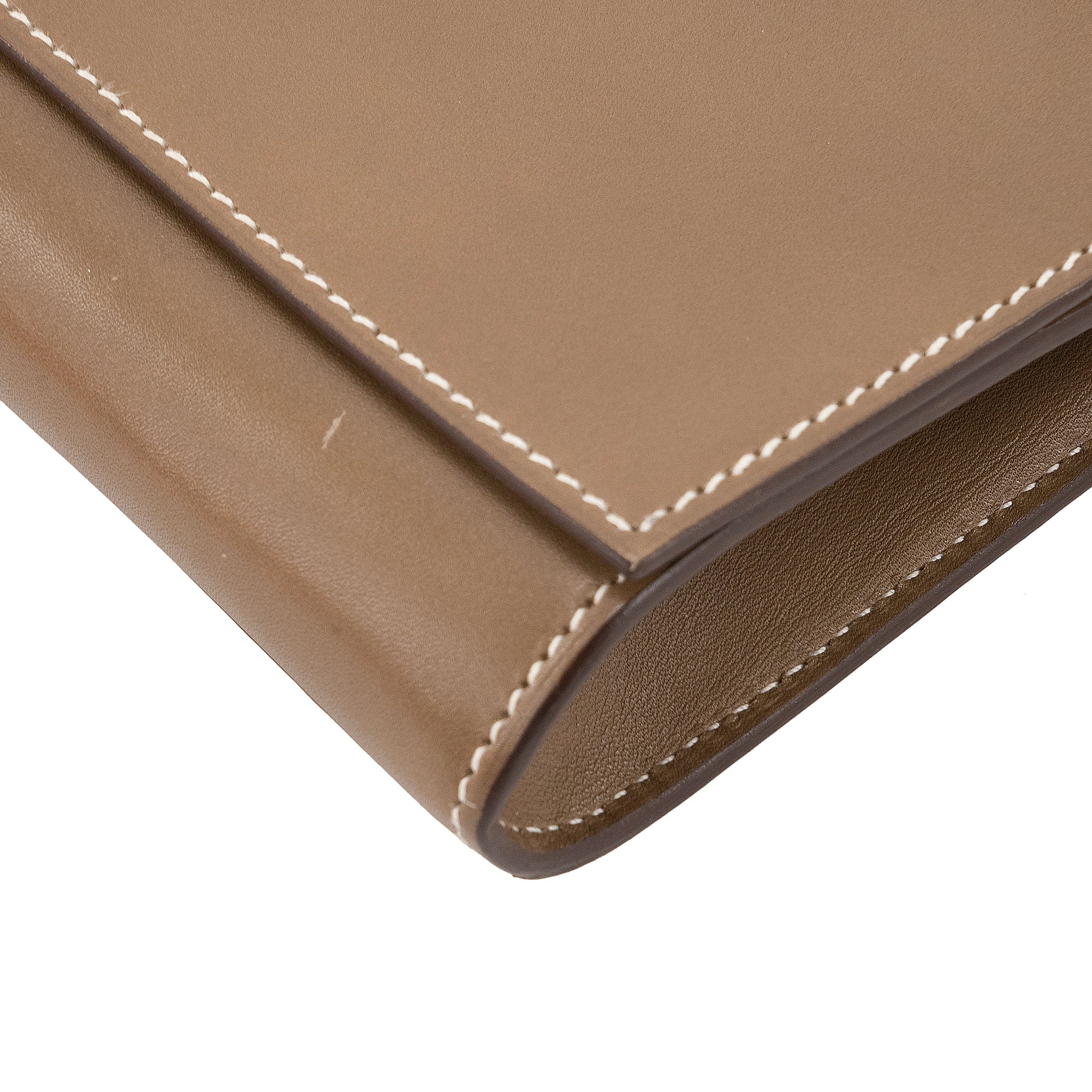 HERMÈS - Pochette Médor Hermès en cuir tadelakt étoupe