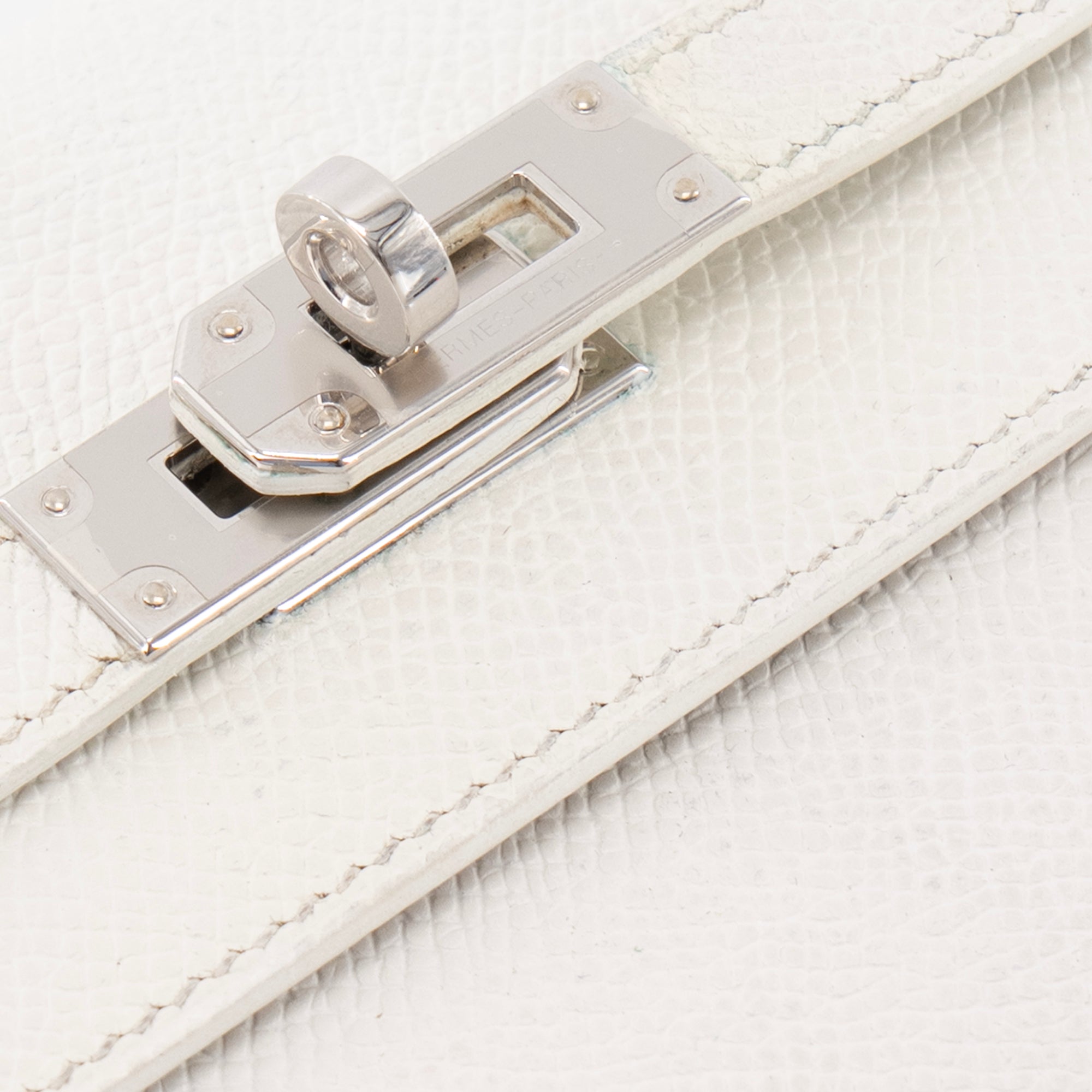 HERMÈS - Portefeuille Kelly Hermès en cuir epsom blanc