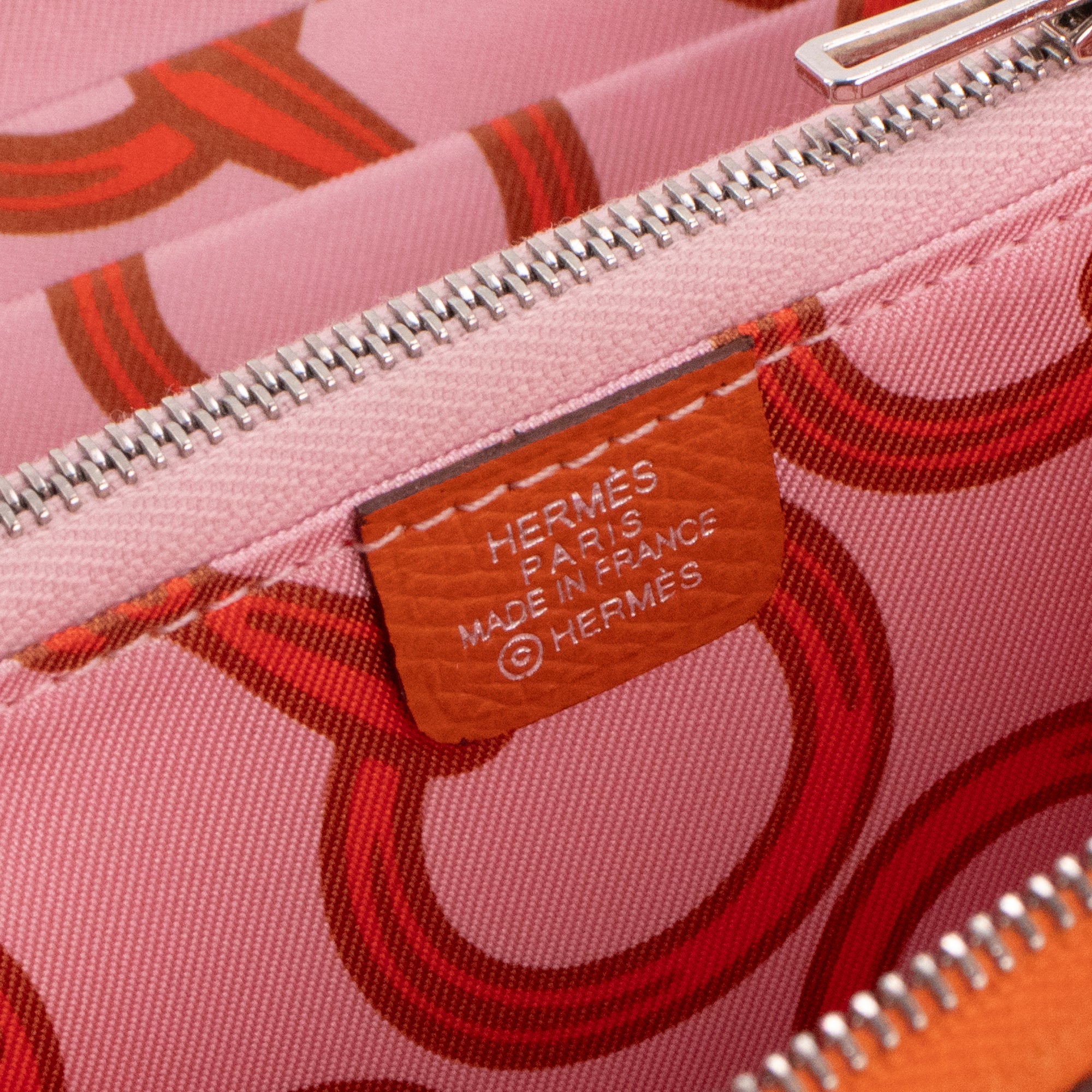 HERMÈS - Portefeuille Silk'In compact Hermès en cuir epsom orange