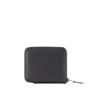 HERMÈS - Portefeuille Silk'In Compact Hermès en cuir grainé bleu marine Caban