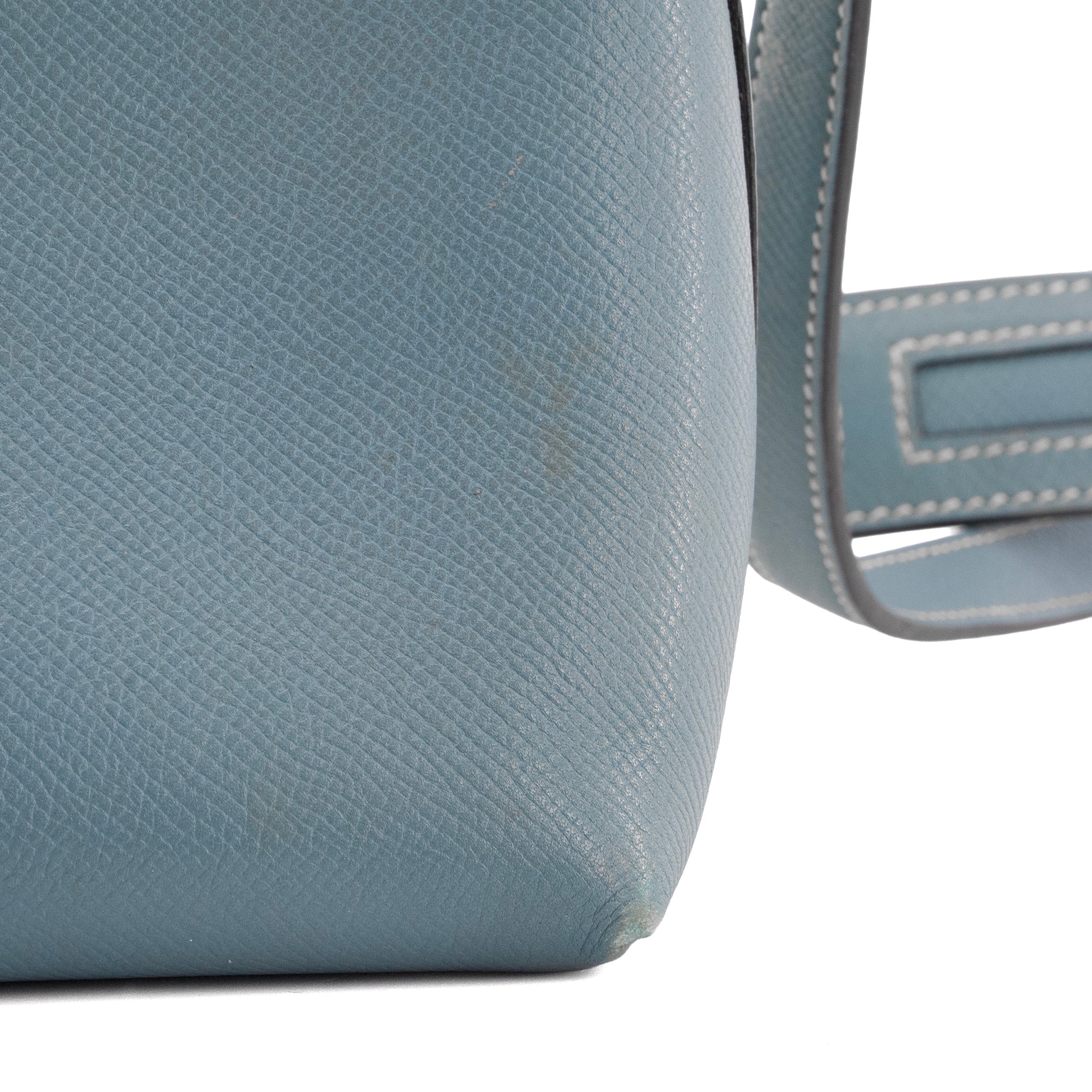 HERMÈS - Sac à bandoulière Berlingot Hermès en cuir epsom bleu