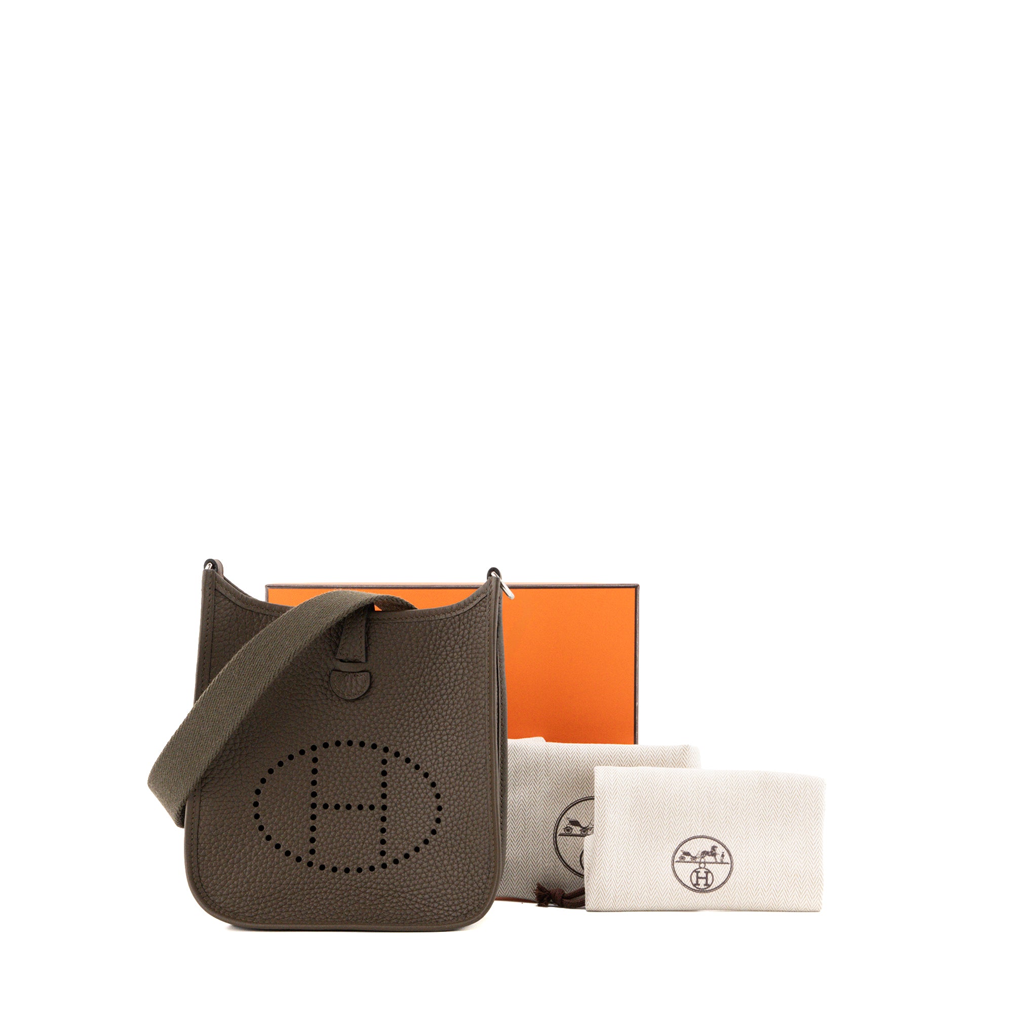 HERMÈS - Sac à bandoulière Evelyne 16 en cuir clémence kaki