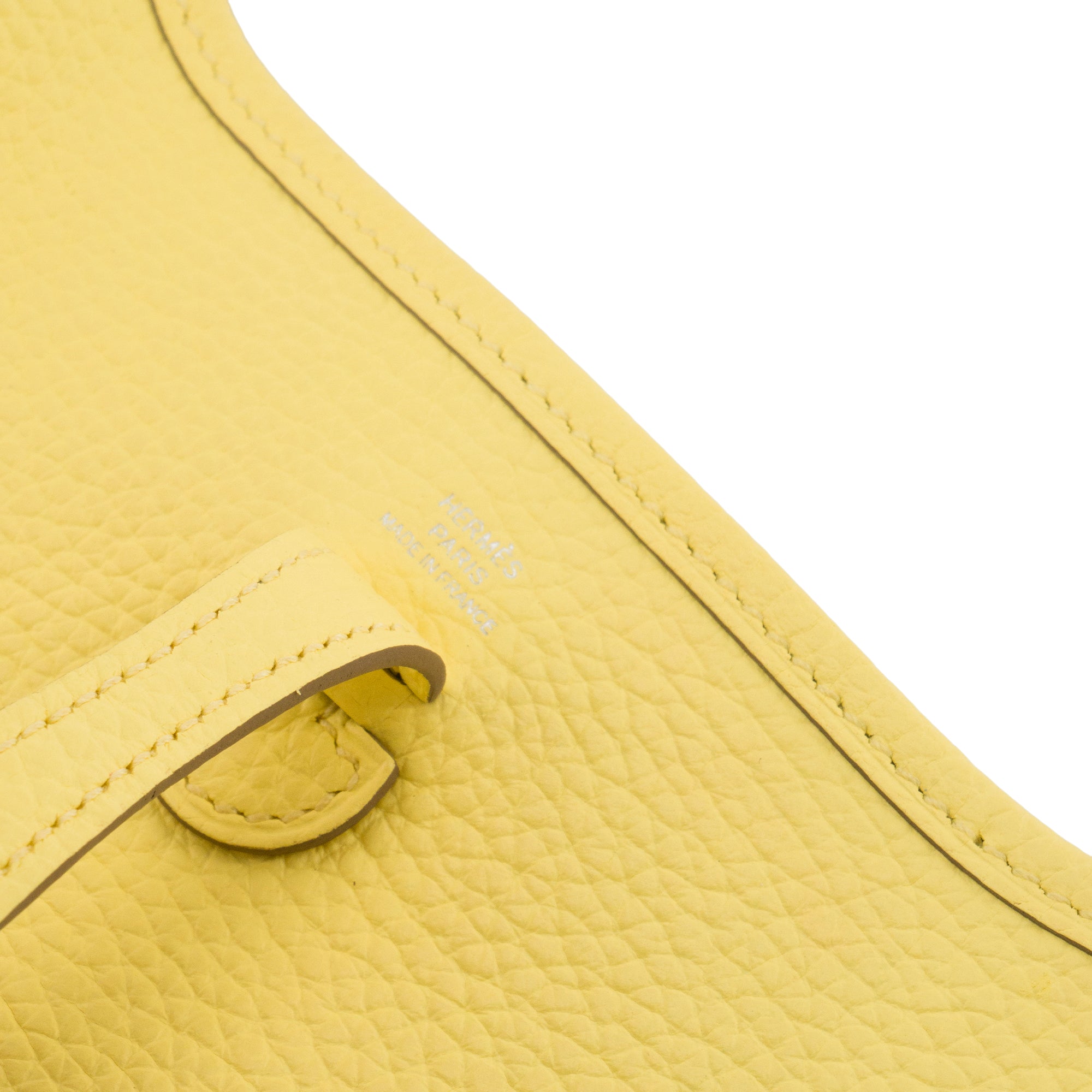 HERMÈS - Sac à bandoulière Evelyne 16 Hermès en cuir clémence jaune limoncello