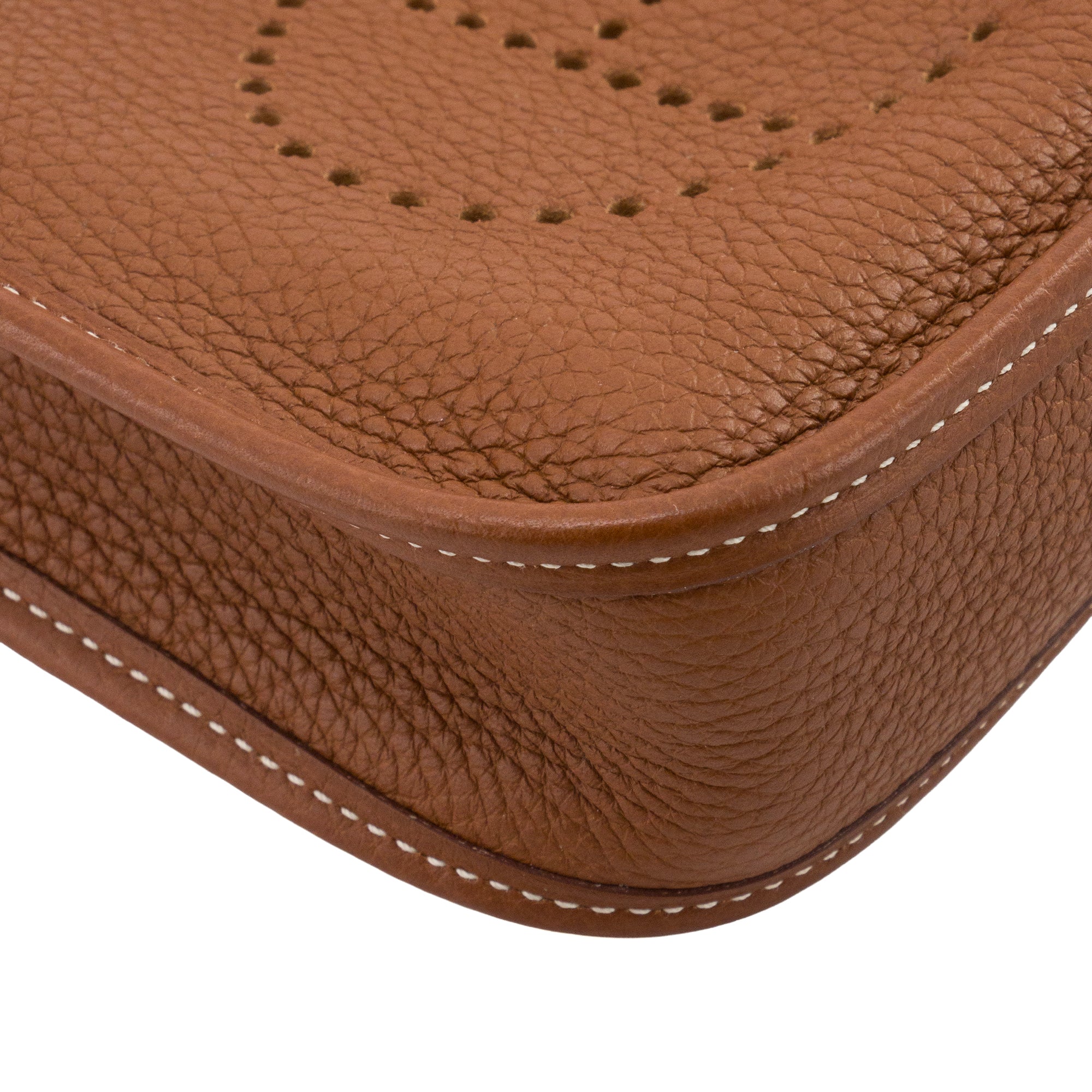 HERMÈS - Sac à bandoulière Evelyne 16 Hermès en cuir clémence marron gold