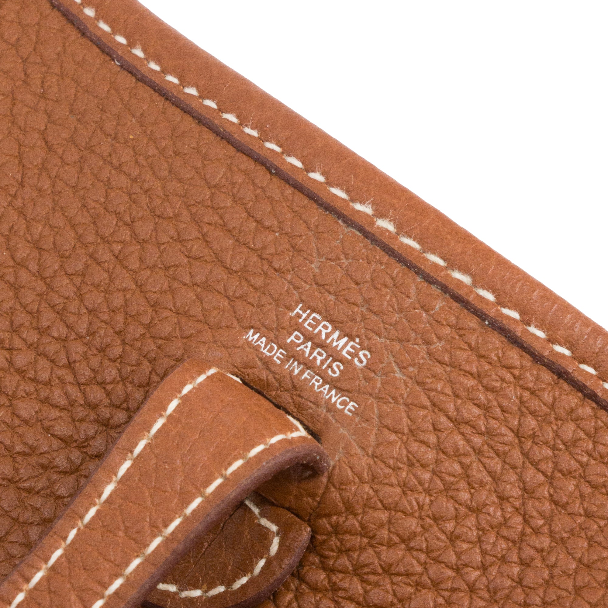 HERMÈS - Sac à bandoulière Evelyne 16 Hermès en cuir clémence marron gold