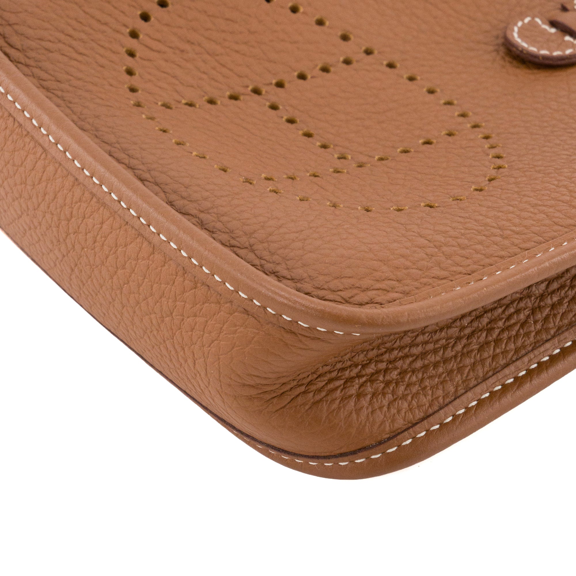 HERMÈS - Sac à bandoulière Evelyne 16 Hermès en cuir clémence marron gold