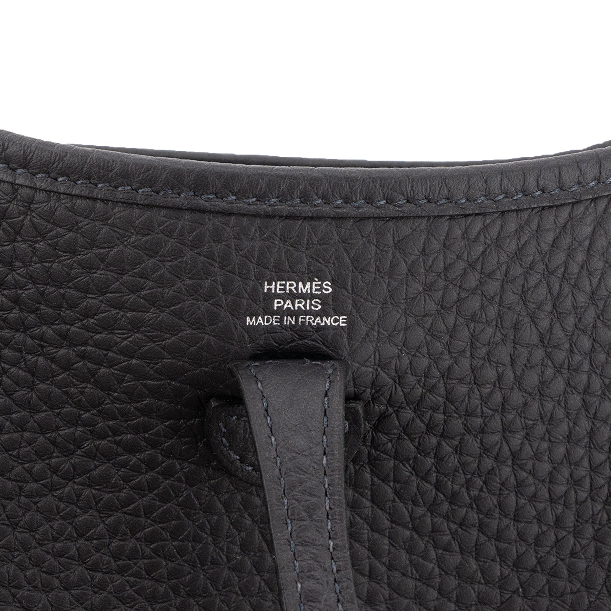 HERMÈS - Sac à bandoulière Evelyne 16 Hermès en cuir clémence caban
