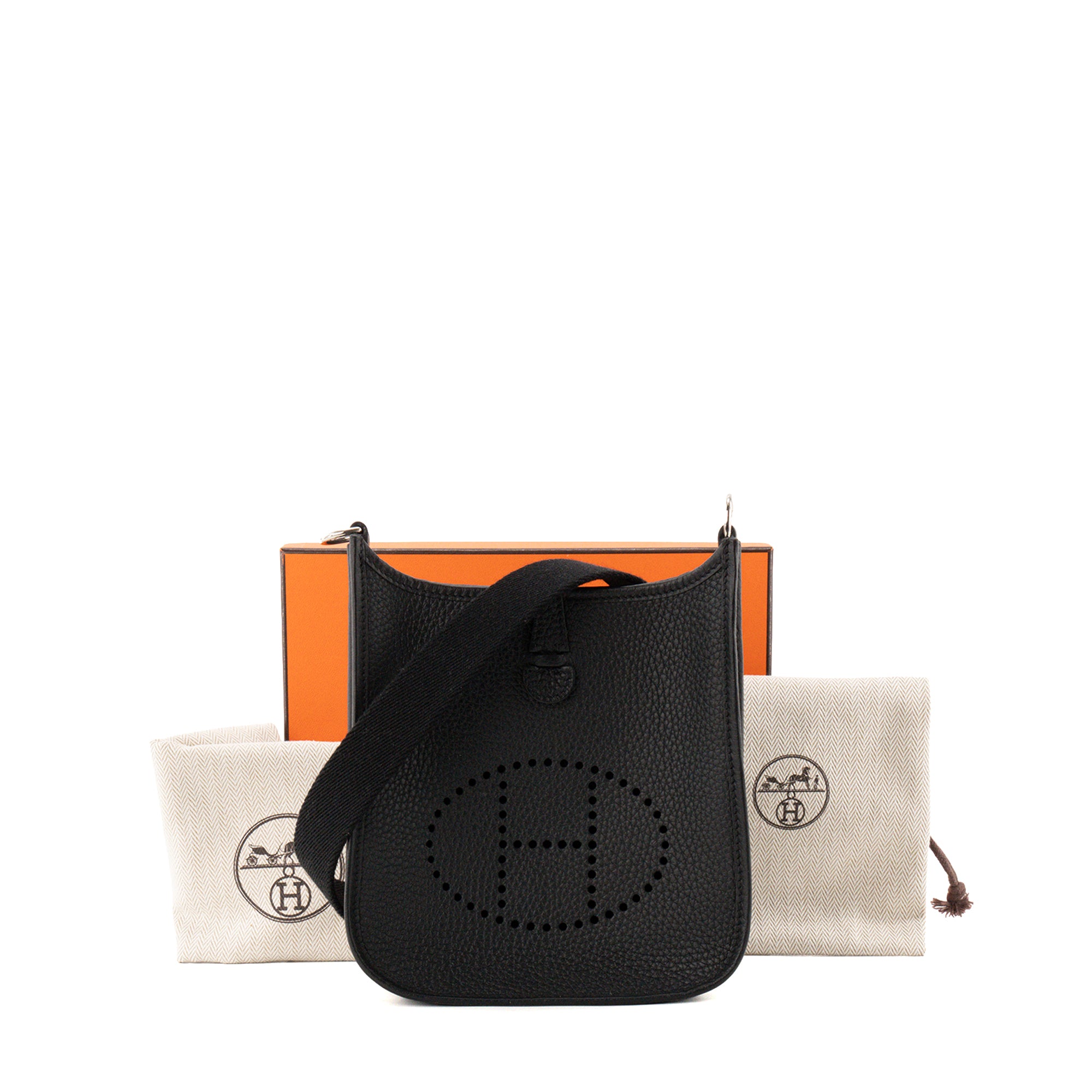 HERMÈS - Sac à bandoulière Evelyne 16 Hermès en cuir clémence noir