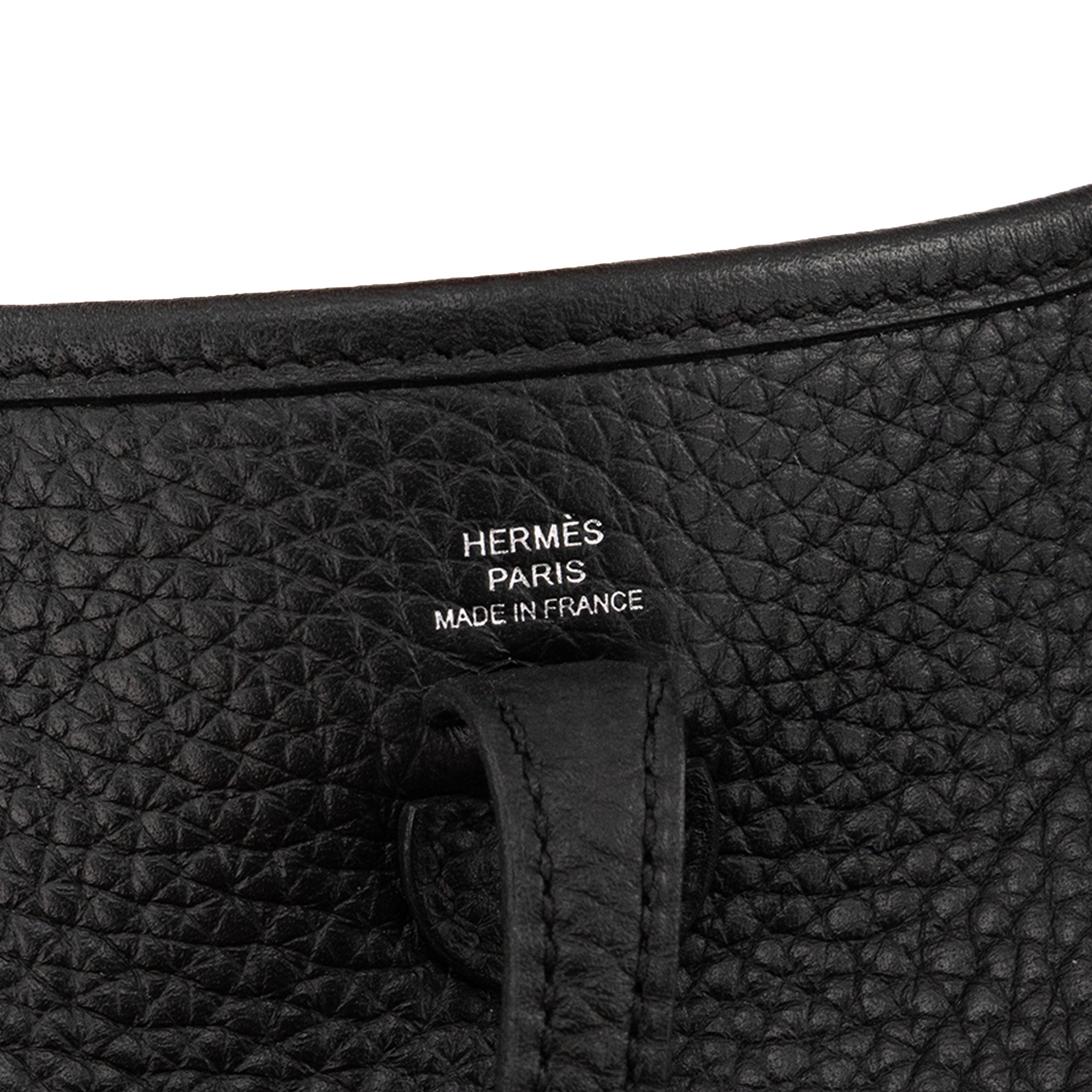 HERMÈS - Sac à bandoulière Evelyne 16 Hermès en cuir clémence noir