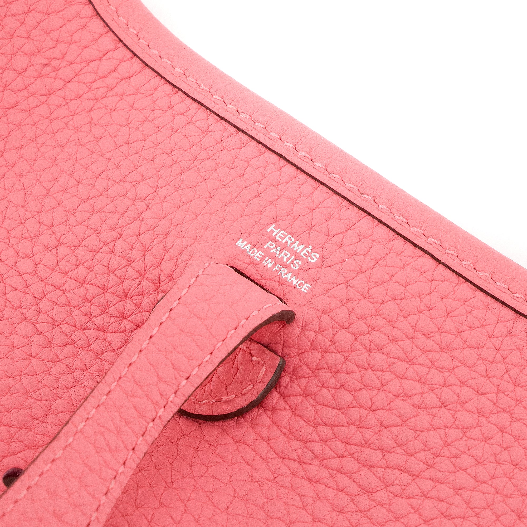 HERMÈS - Sac à bandoulière Evelyne 16 Hermès en cuir clémence taurillon rose